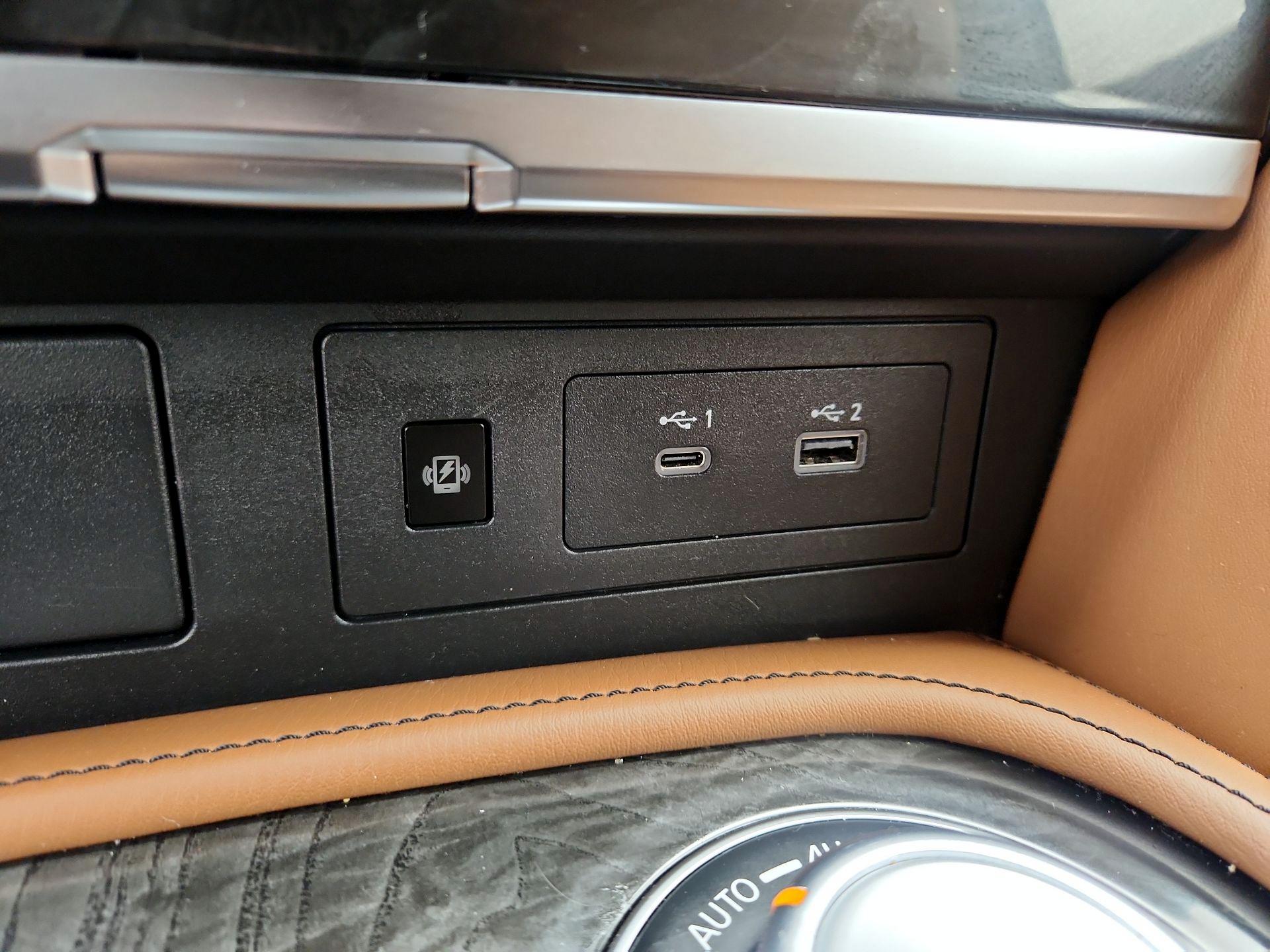 Thumbnail: 2022 INFINITI QX80 - 19