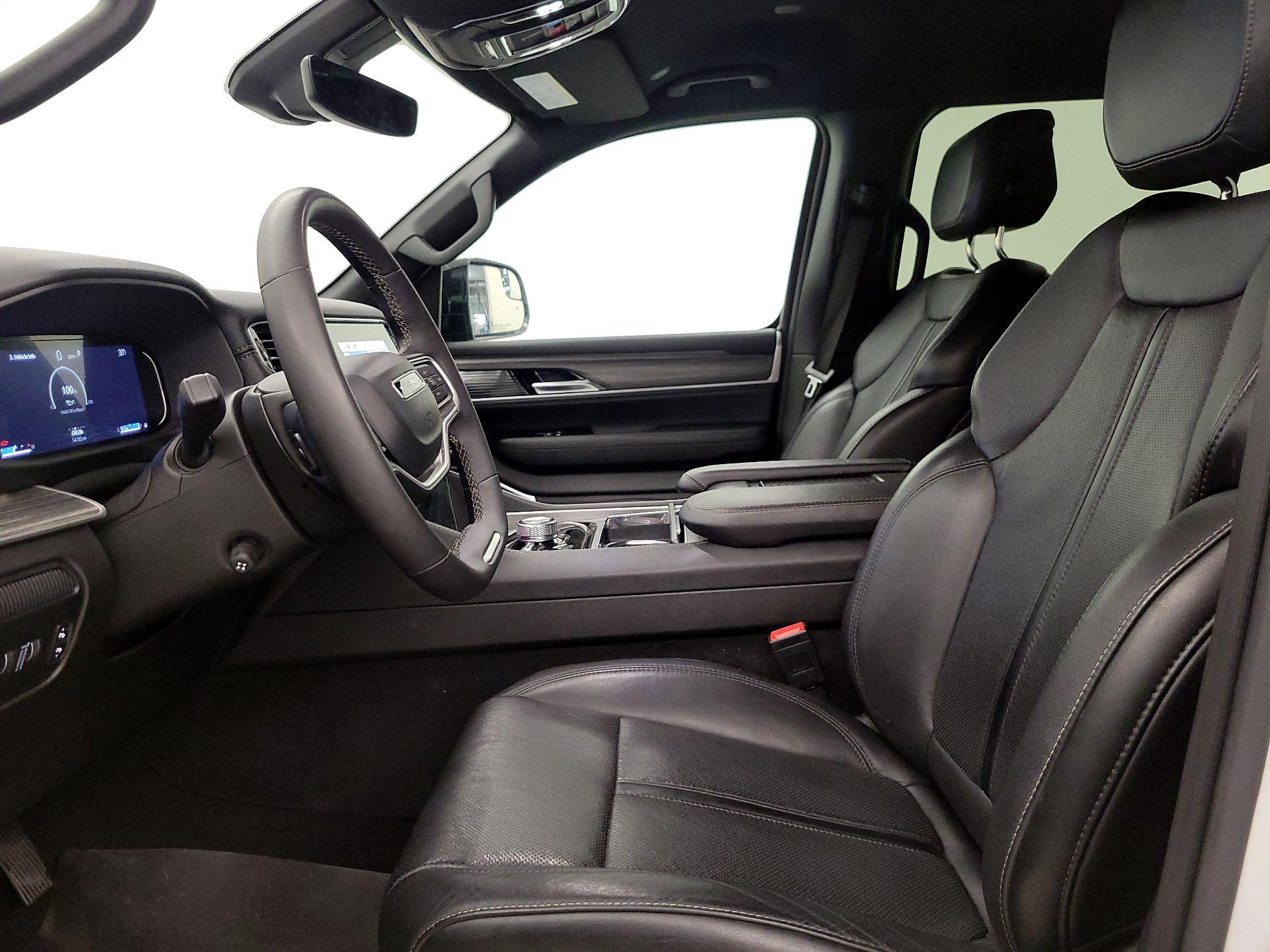 Thumbnail: 2024 Jeep Wagoneer - 11