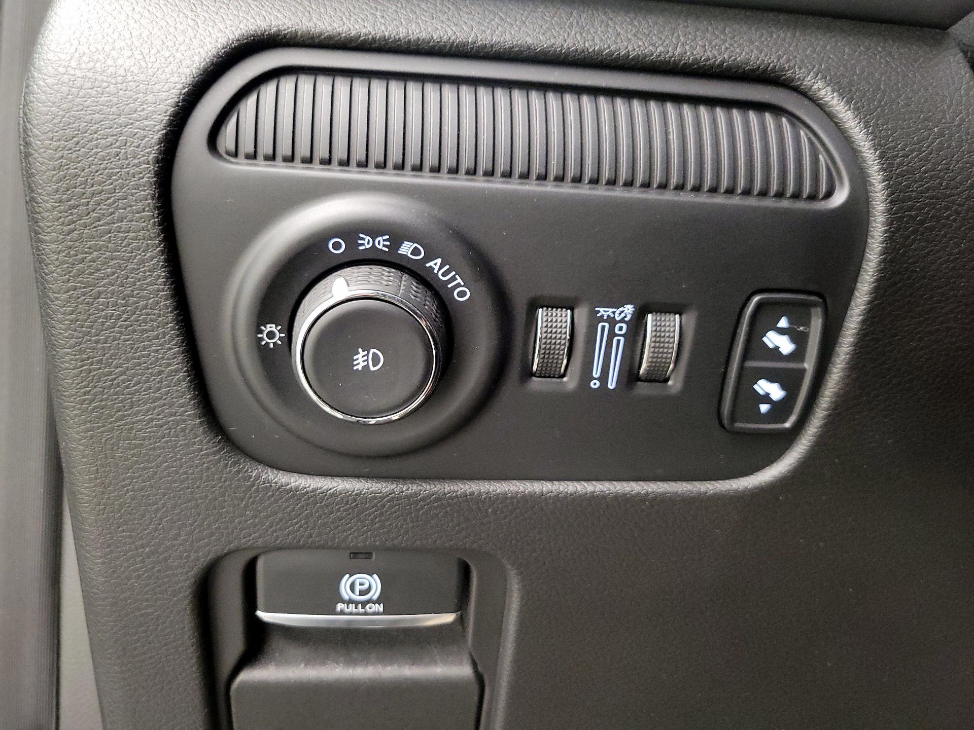 Thumbnail: 2024 Jeep Wagoneer - 13