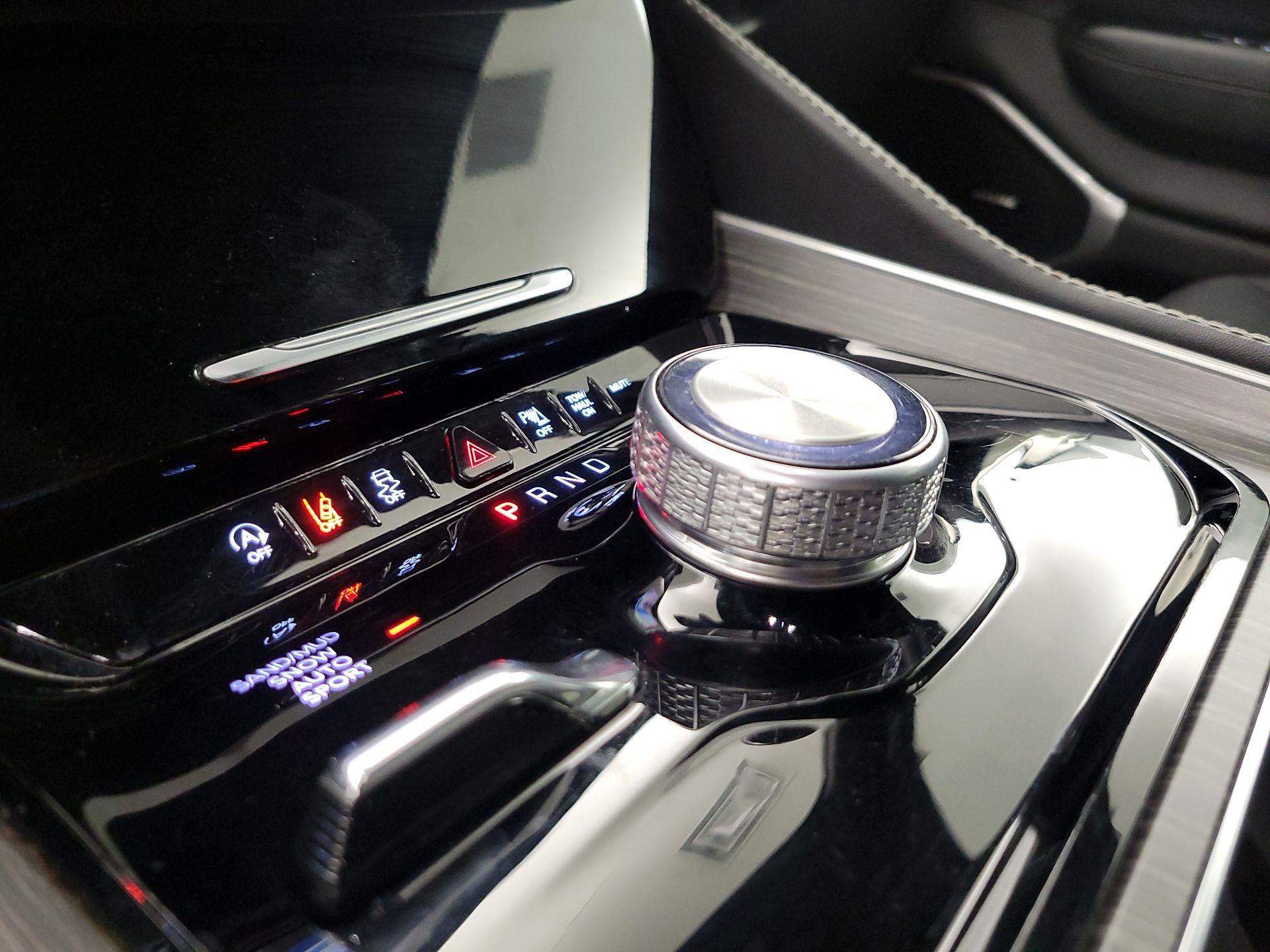 Thumbnail: 2024 Jeep Wagoneer - 18