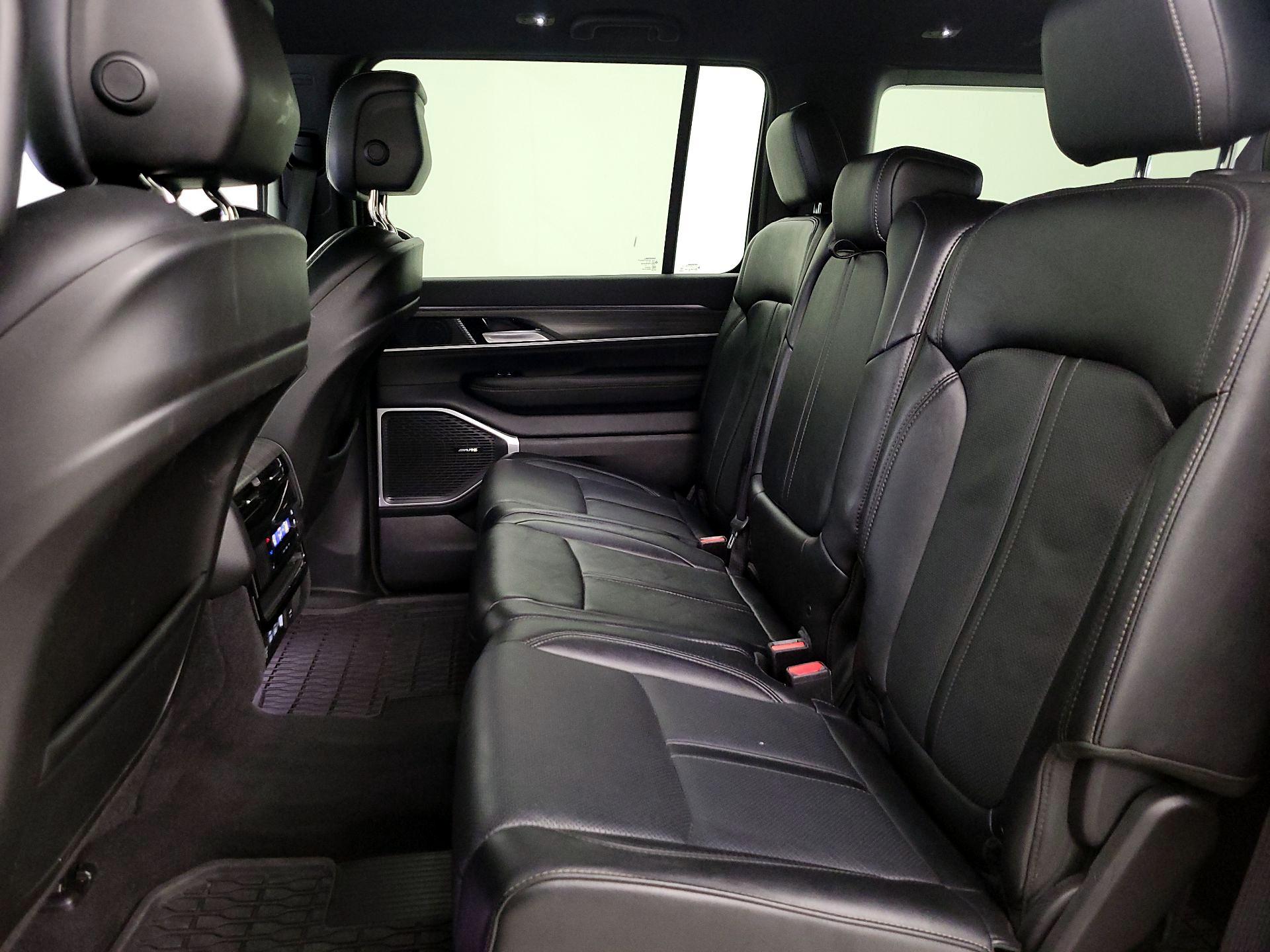 Thumbnail: 2024 Jeep Wagoneer - 20