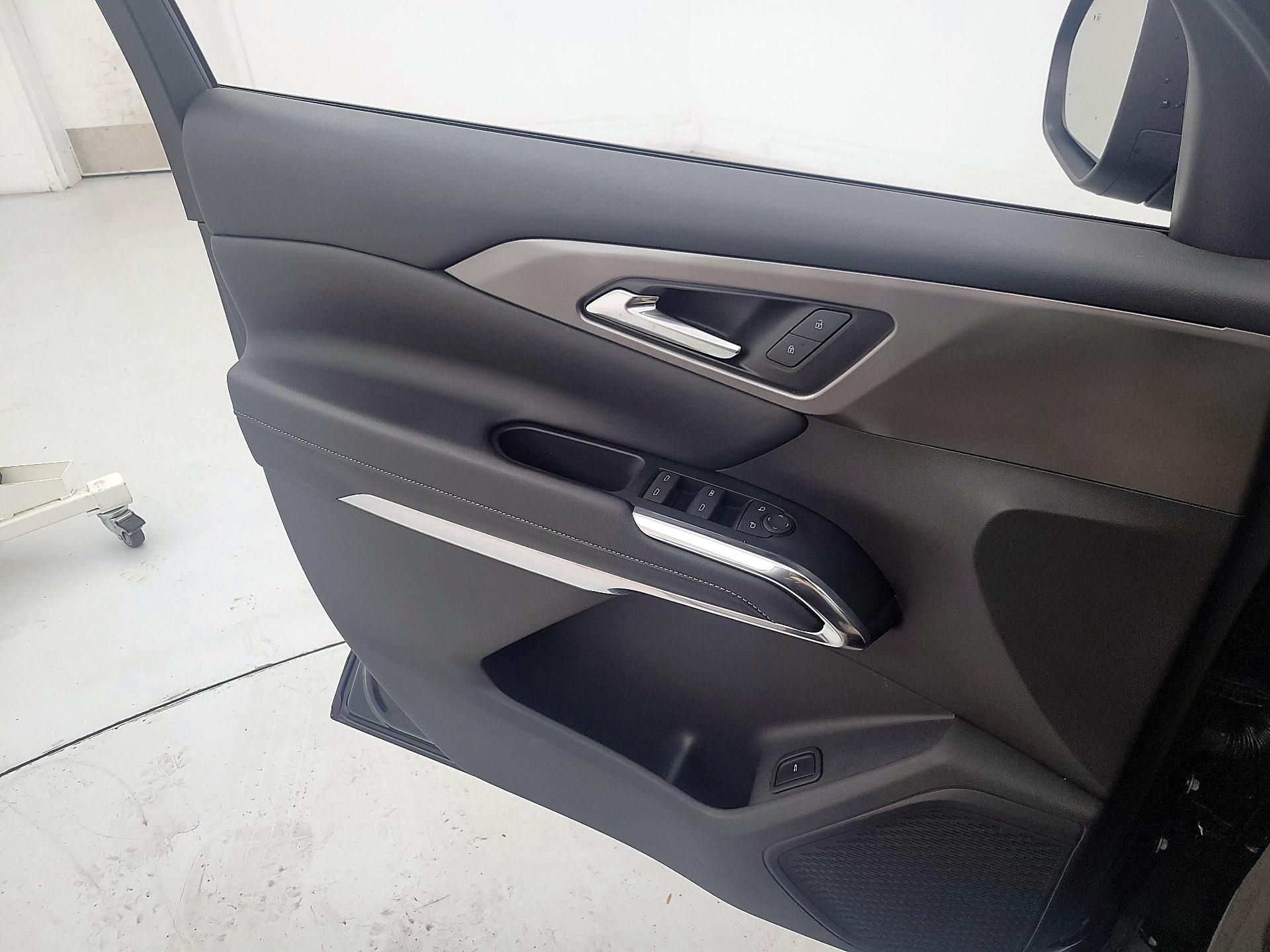 Thumbnail: 2025 Chevrolet Traverse - 12