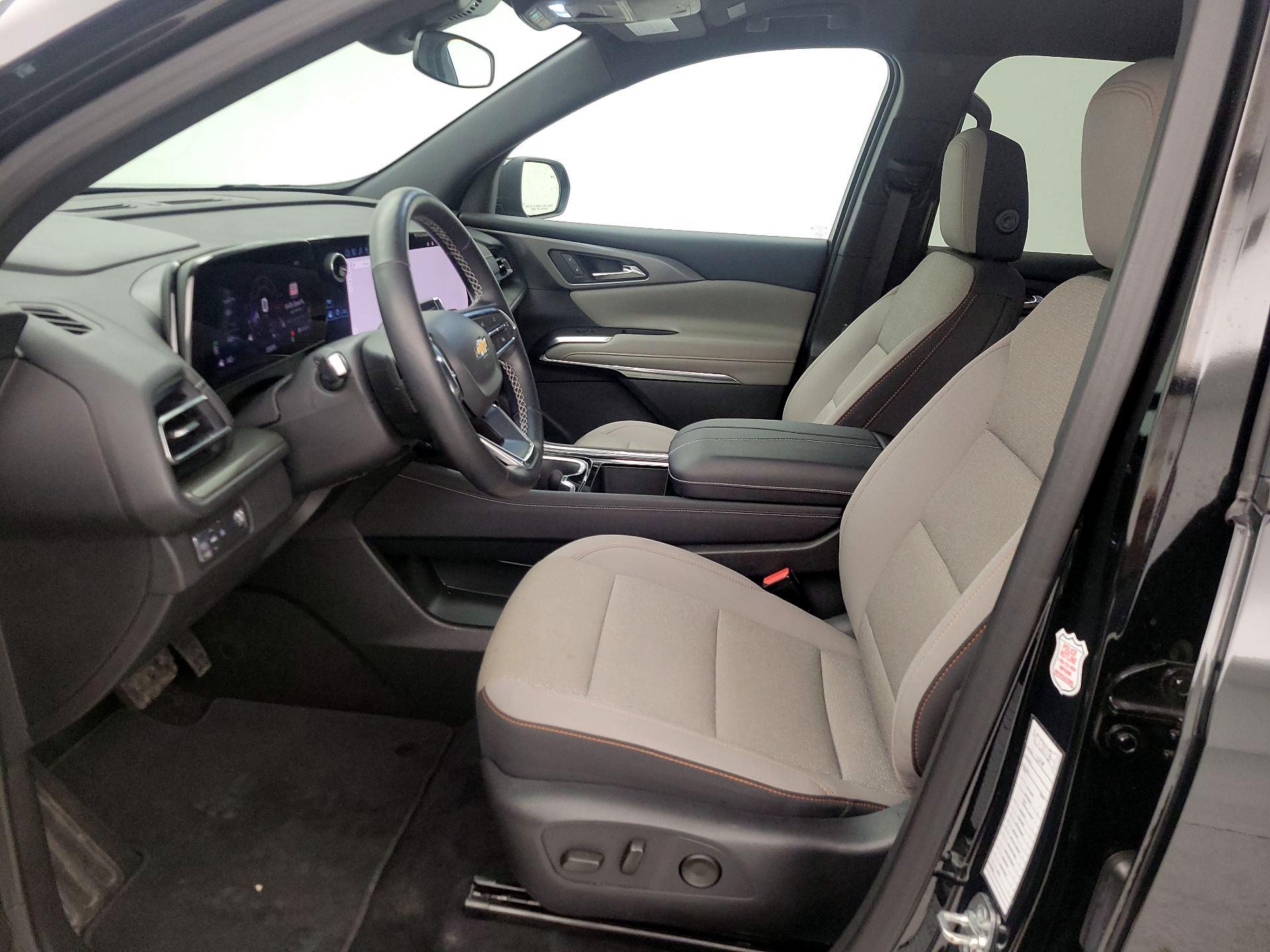 Thumbnail: 2025 Chevrolet Traverse - 11