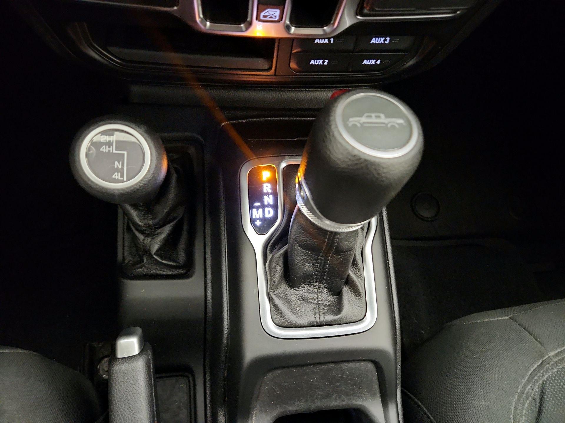 Thumbnail: 2021 Jeep Gladiator - 17