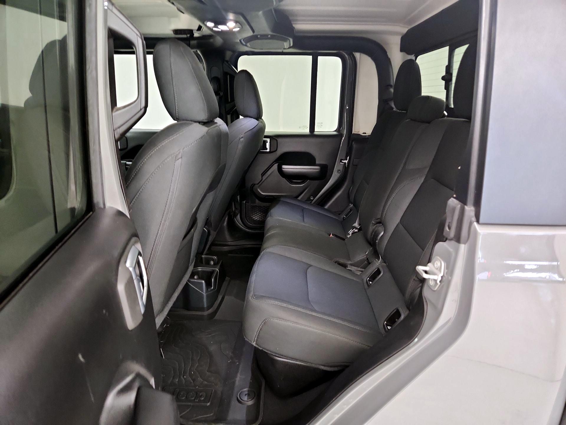 Thumbnail: 2021 Jeep Gladiator - 19