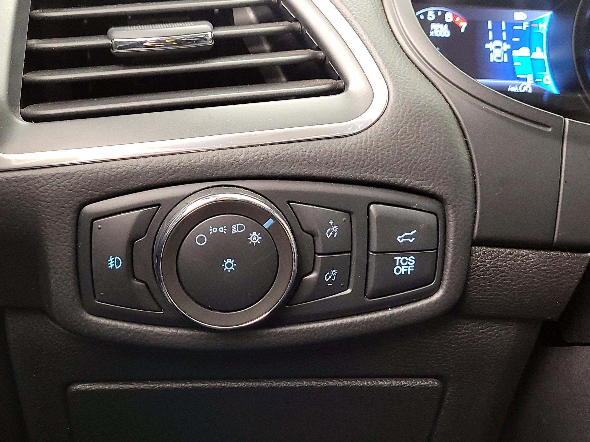 Thumbnail: 2022 Ford Edge - 13