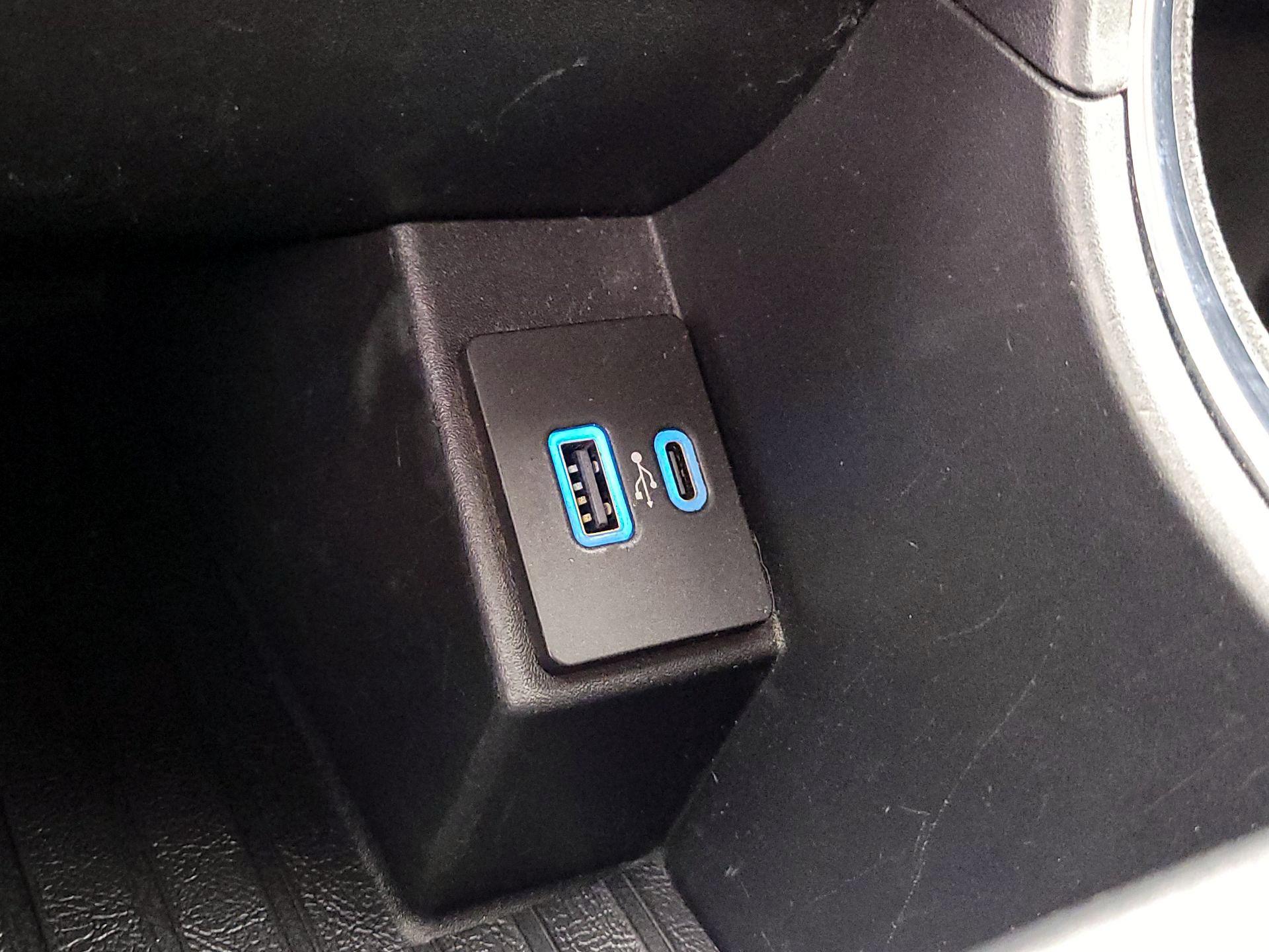 Thumbnail: 2022 Ford Edge - 18