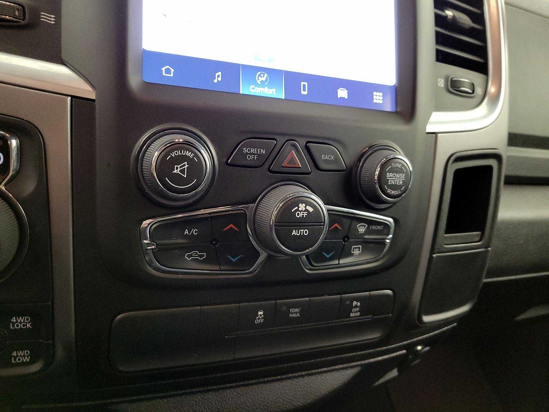 Thumbnail: 2022 RAM 1500 Classic - 16