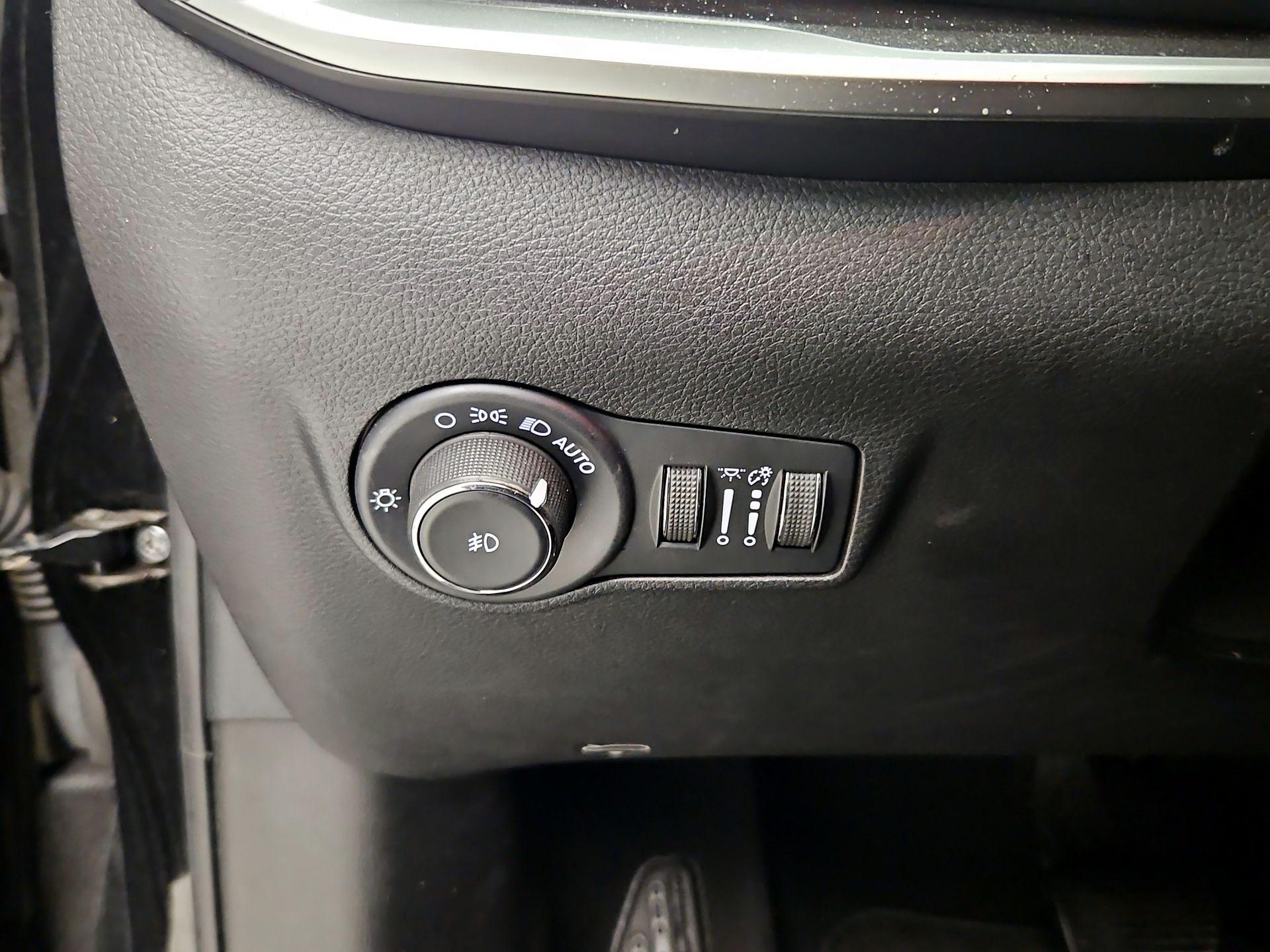 Thumbnail: 2022 Jeep Compass - 13