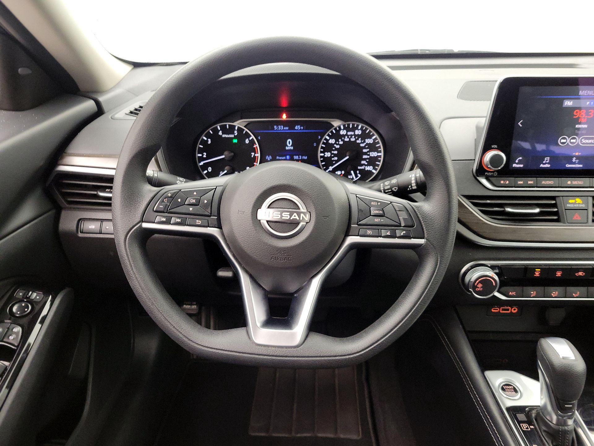 Thumbnail: 2023 Nissan Altima - 10