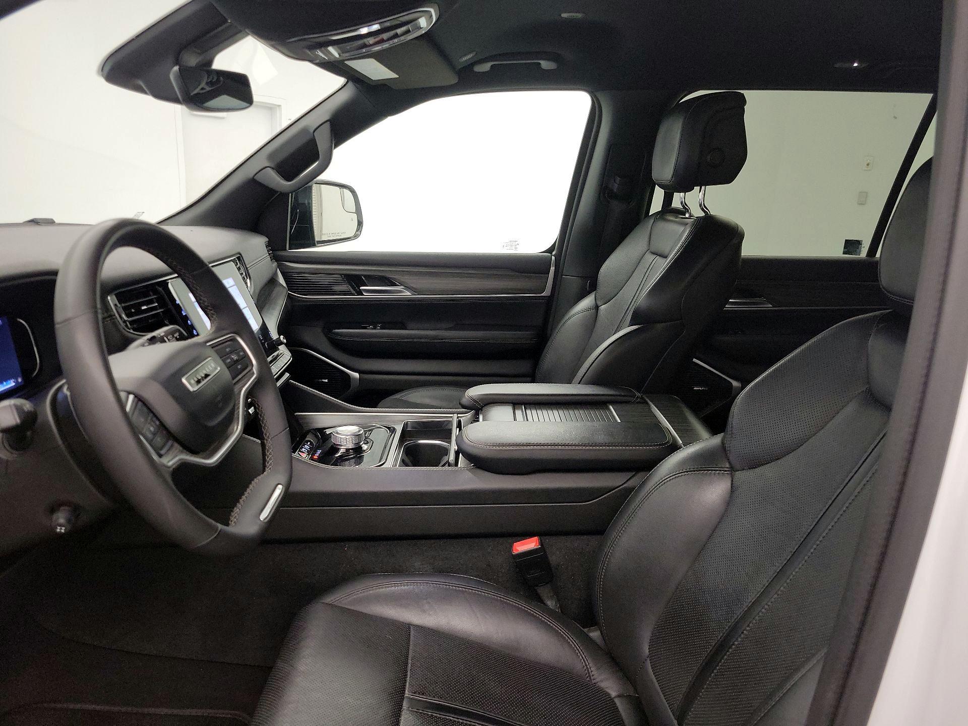 Thumbnail: 2024 Jeep Wagoneer - 11