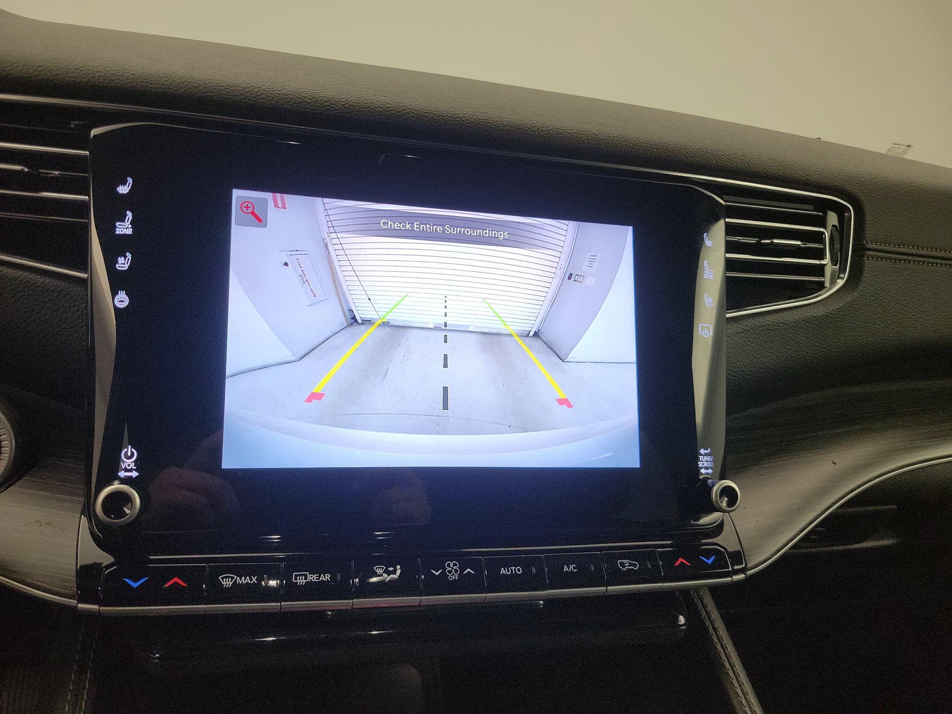 Thumbnail: 2024 Jeep Wagoneer - 15