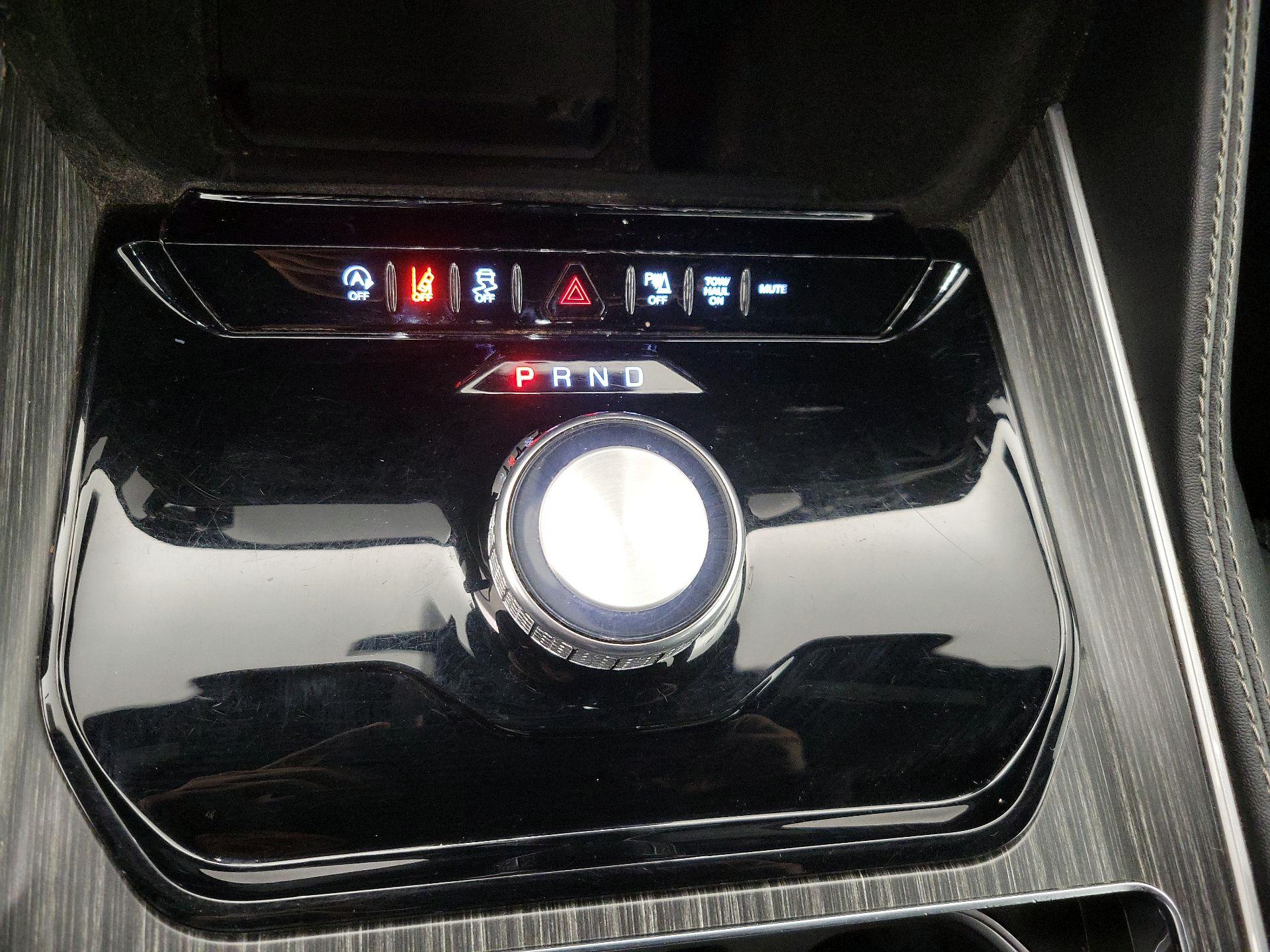 Thumbnail: 2024 Jeep Wagoneer - 18