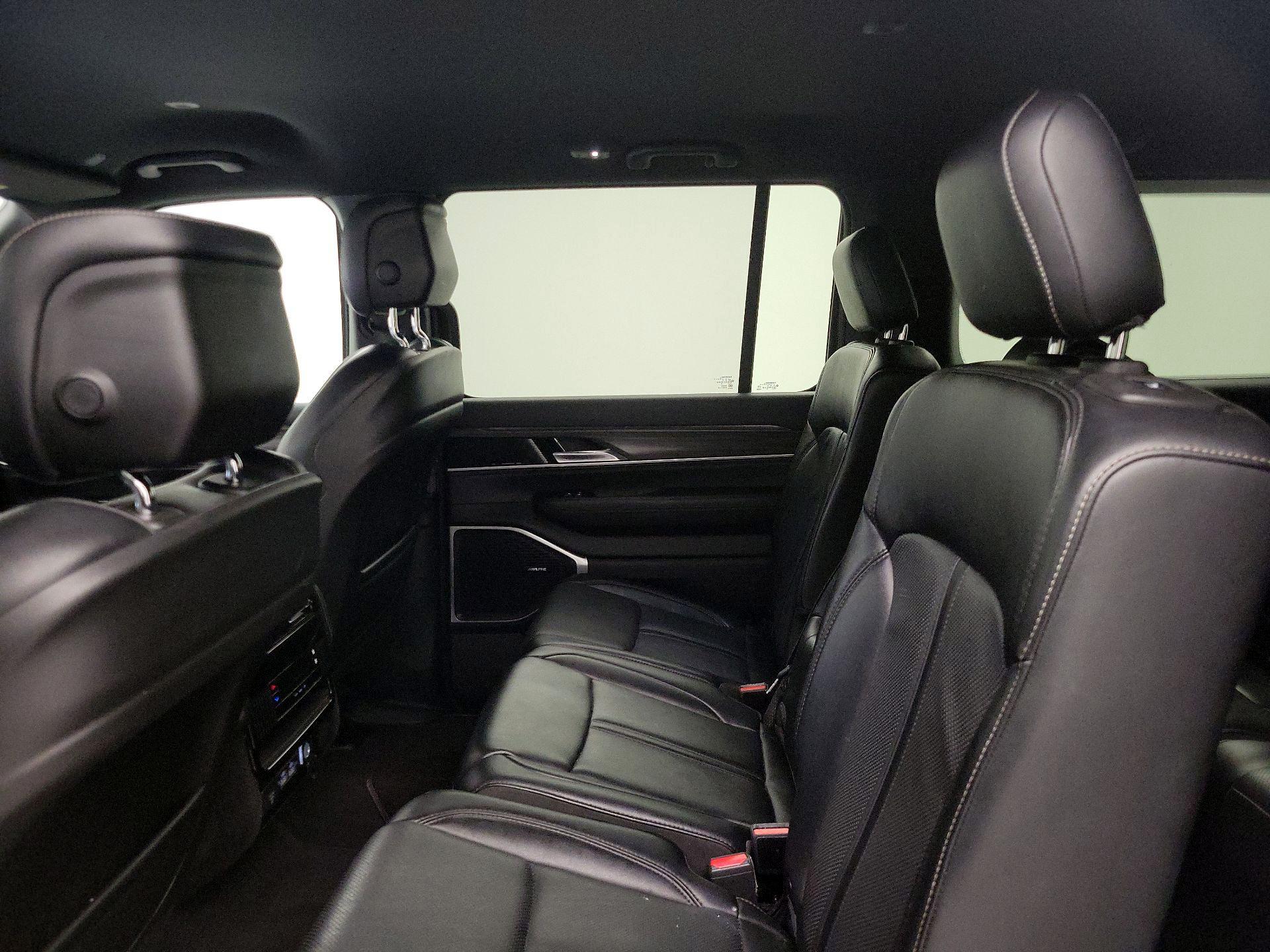 Thumbnail: 2024 Jeep Wagoneer - 20