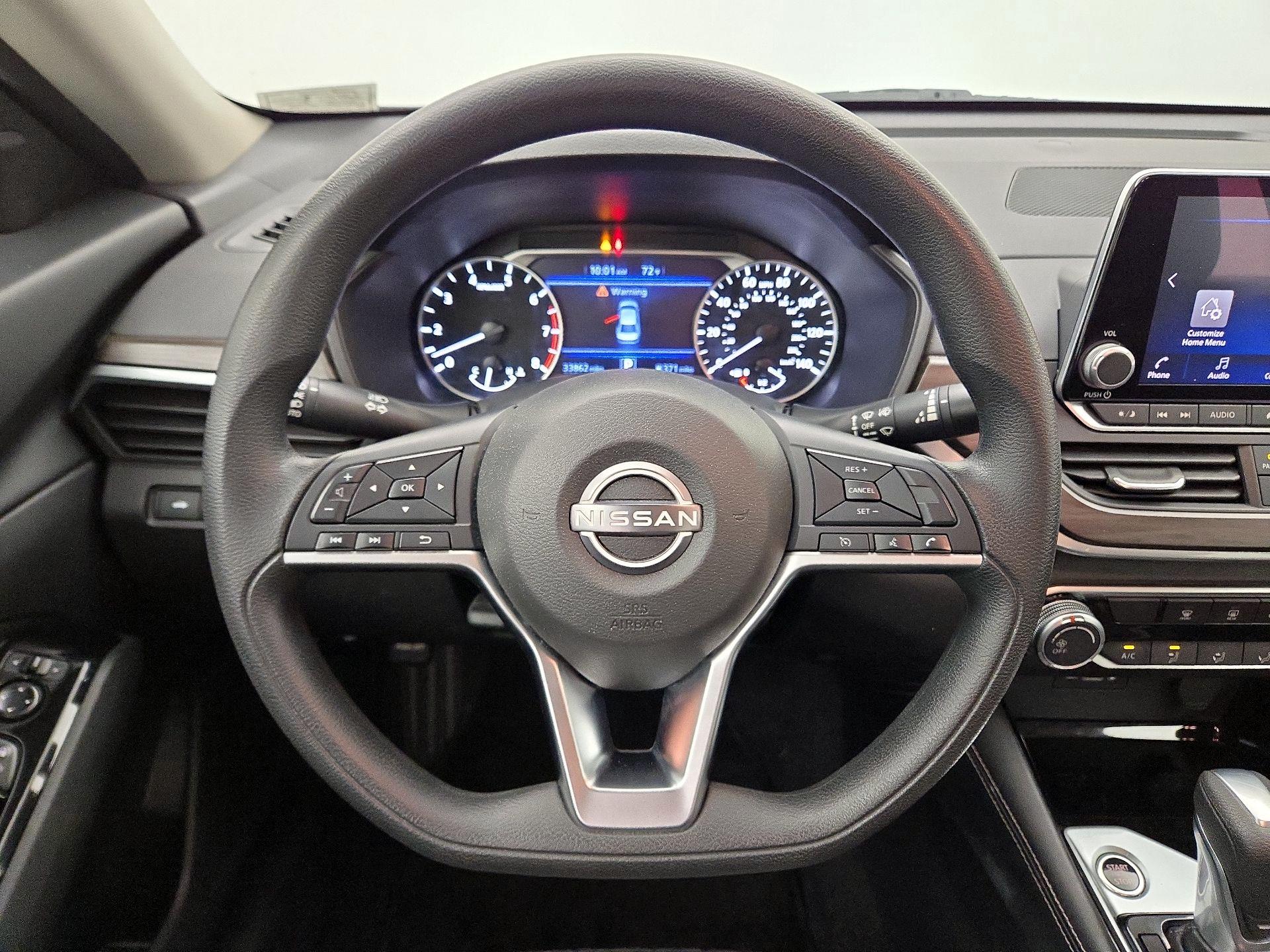 Thumbnail: 2023 Nissan Altima - 10