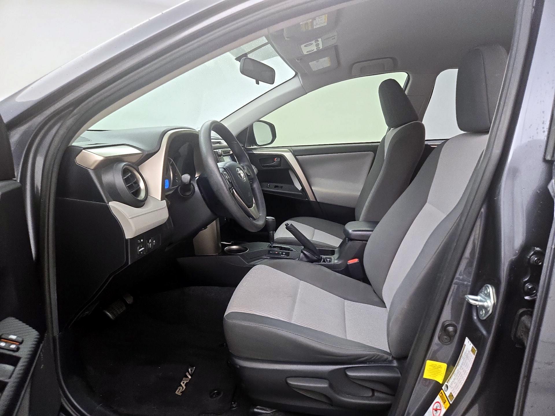 Thumbnail: 2015 Toyota RAV4 - 11