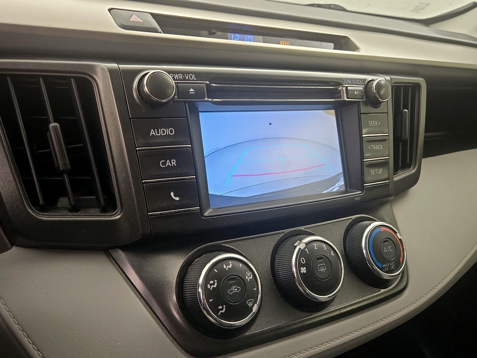 Thumbnail: 2015 Toyota RAV4 - 14