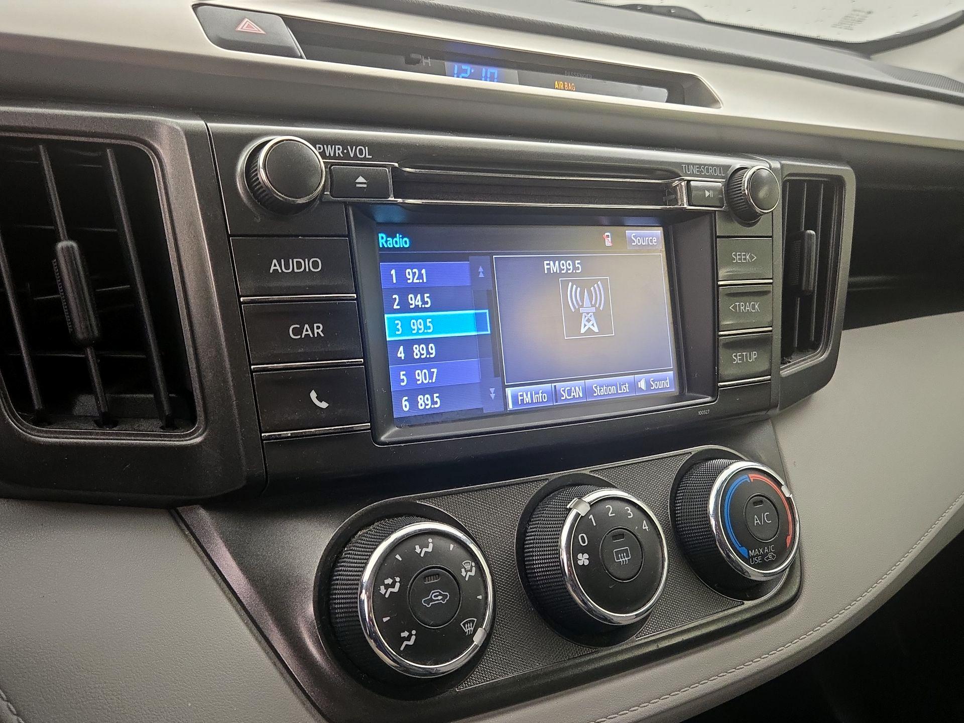 Thumbnail: 2015 Toyota RAV4 - 15