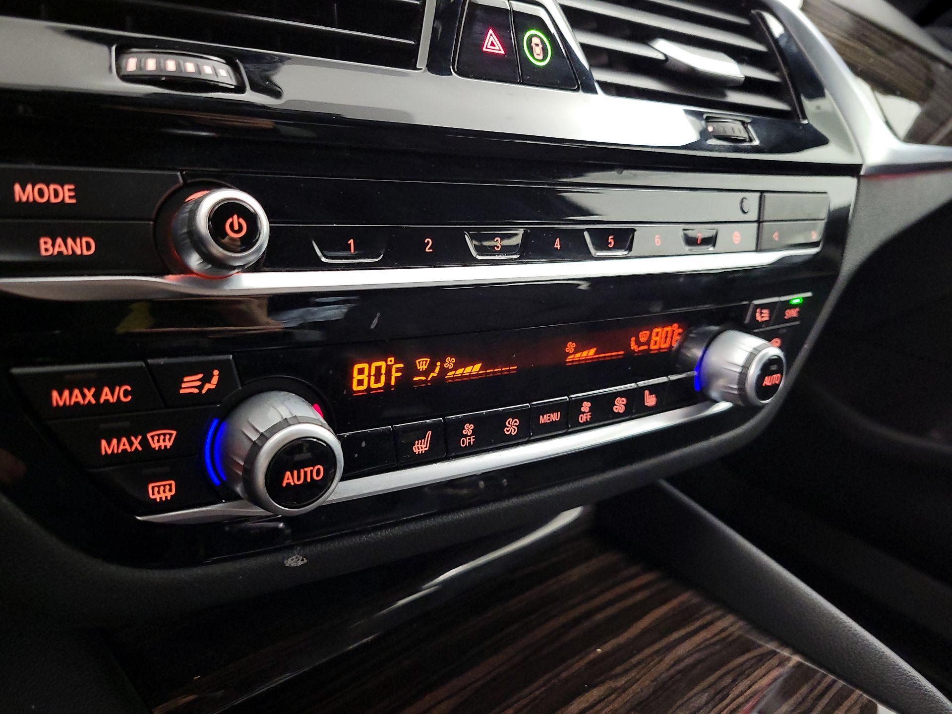 Thumbnail: 2022 BMW 5 Series - 17