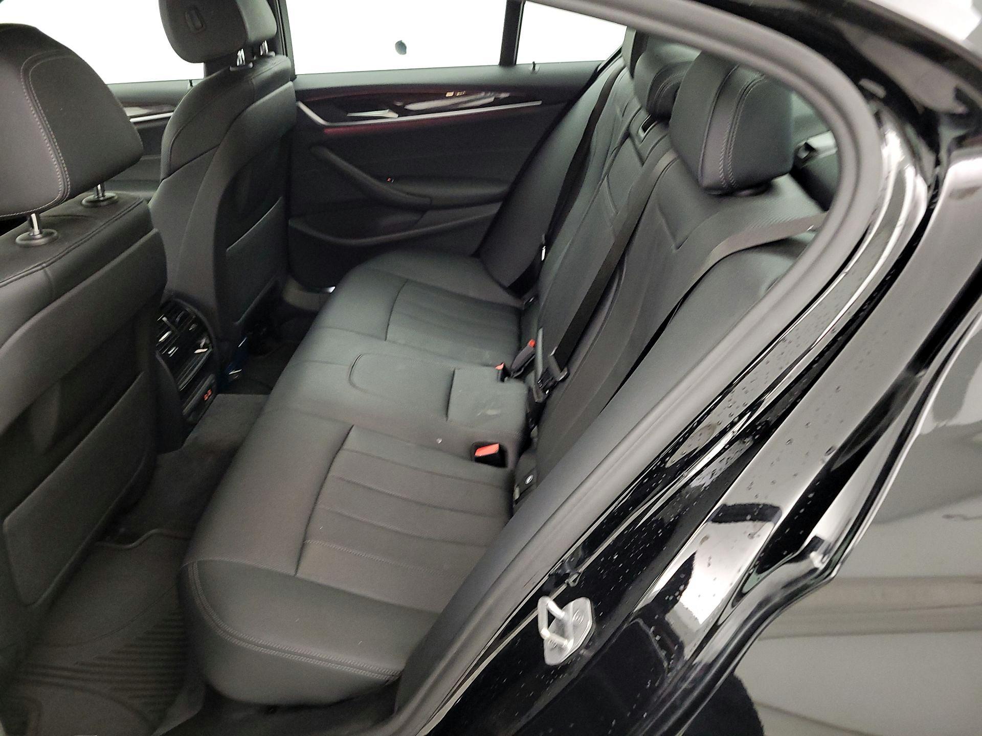 Thumbnail: 2022 BMW 5 Series - 20