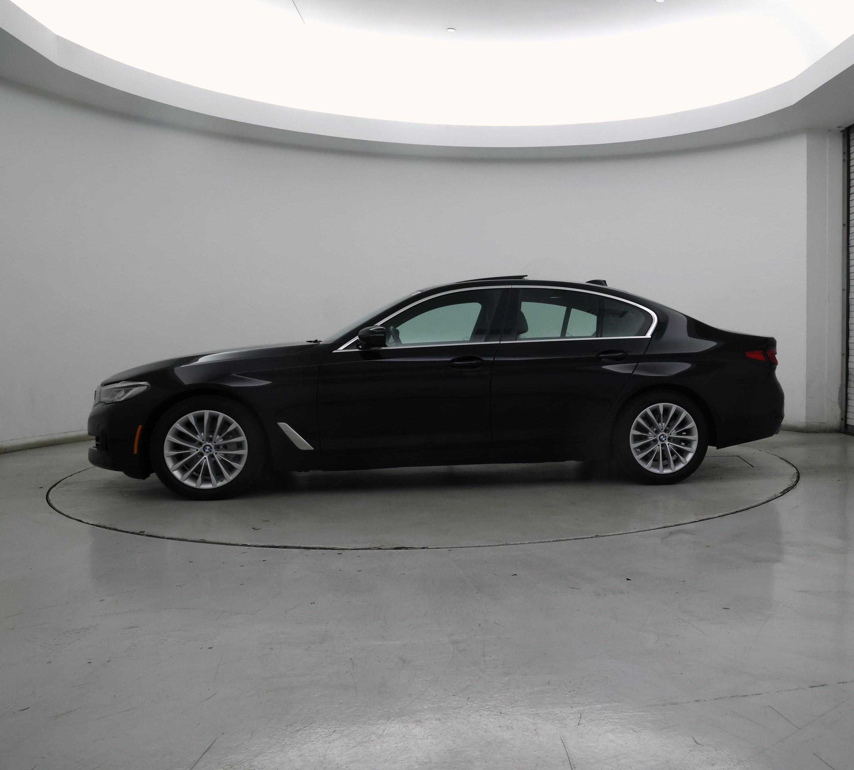 Thumbnail: 2022 BMW 5 Series - 3