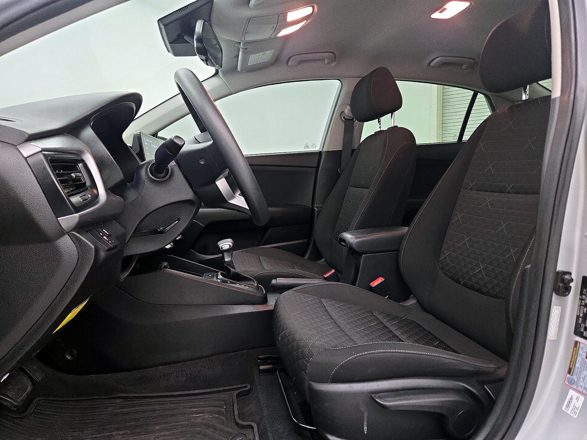 Thumbnail: 2023 Kia Rio - 11