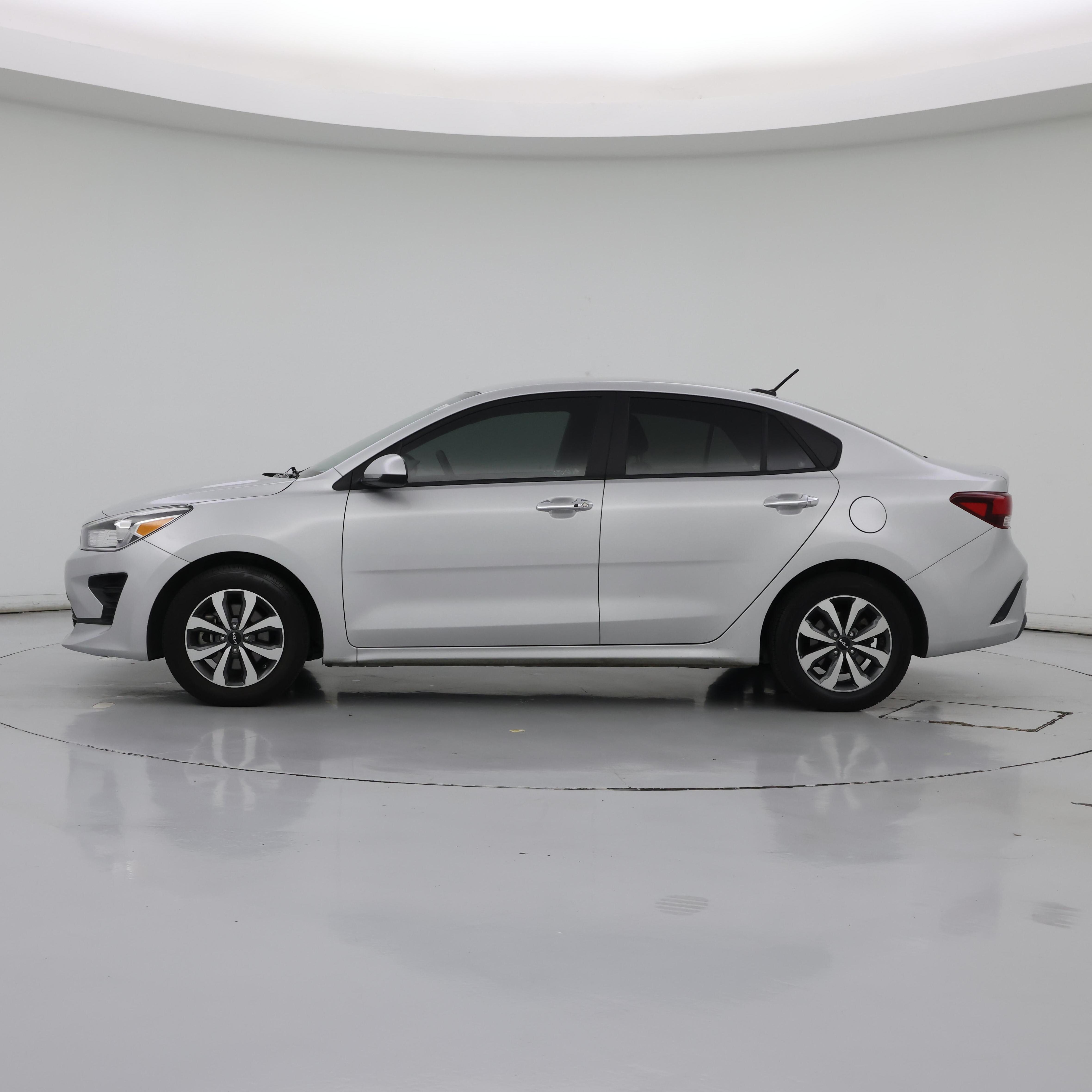 Thumbnail: 2023 Kia Rio - 3