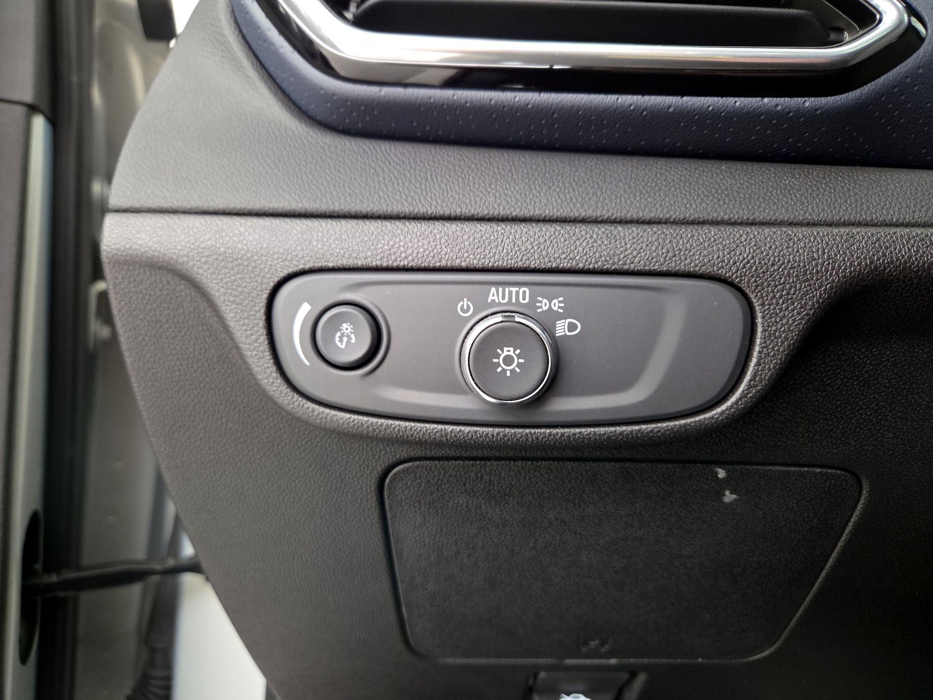 Thumbnail: 2023 Chevrolet Bolt EUV - 13