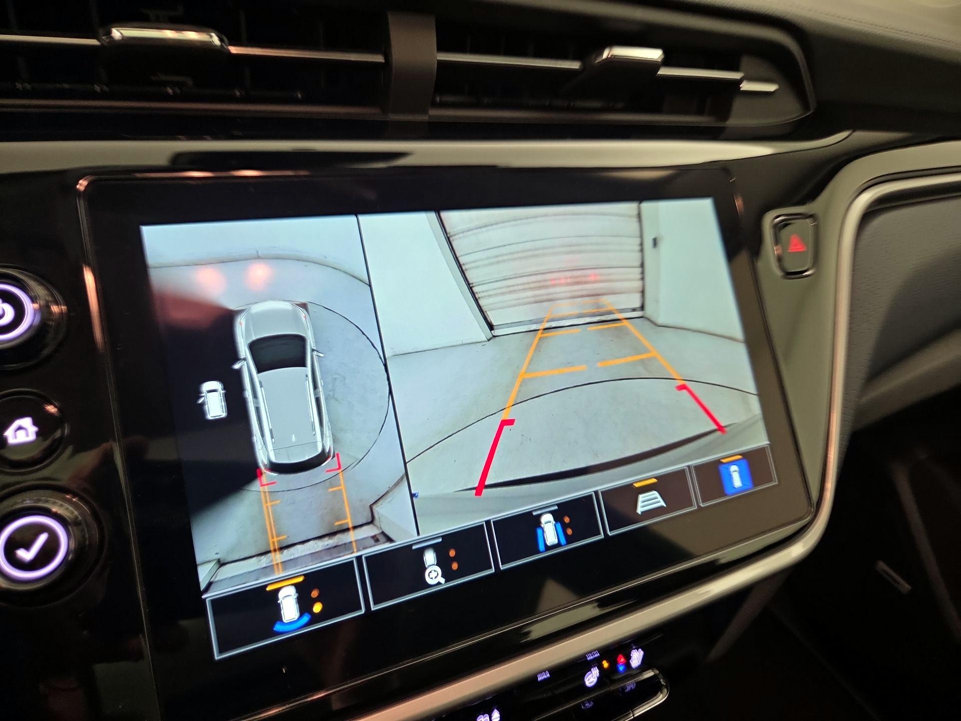 Thumbnail: 2023 Chevrolet Bolt EUV - 15