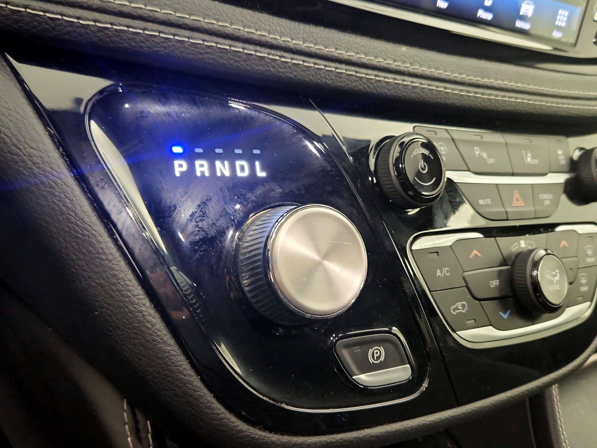 Thumbnail: 2021 Chrysler Pacifica - 18