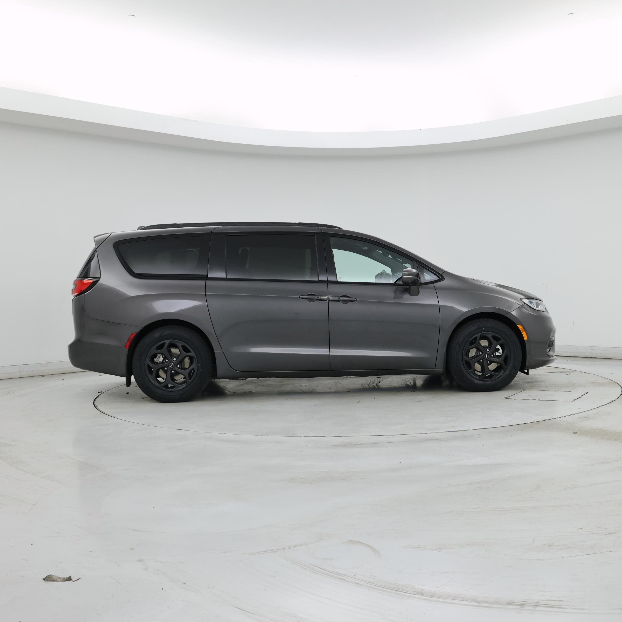Thumbnail: 2021 Chrysler Pacifica - 7