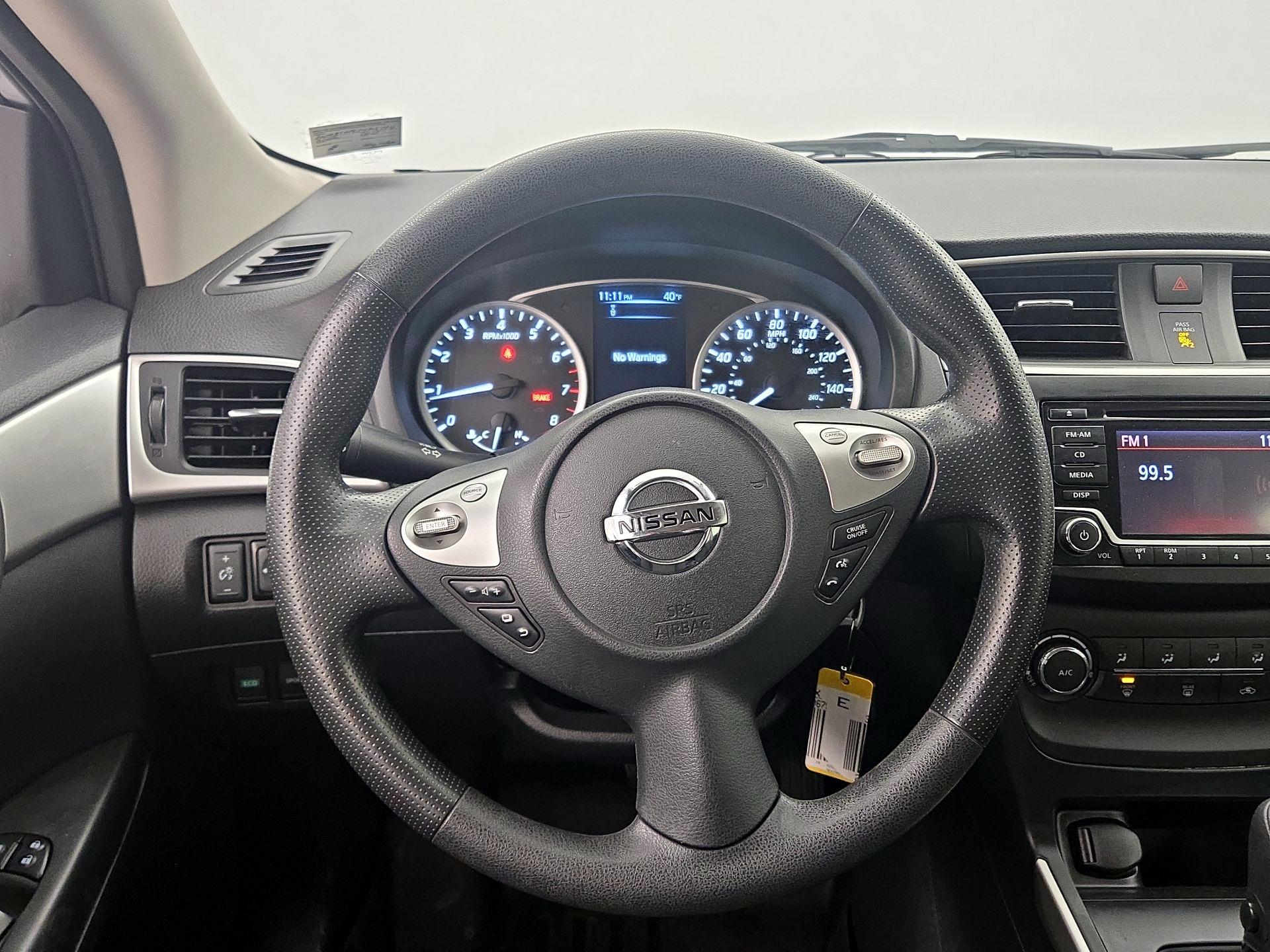 Thumbnail: 2018 Nissan Sentra - 10