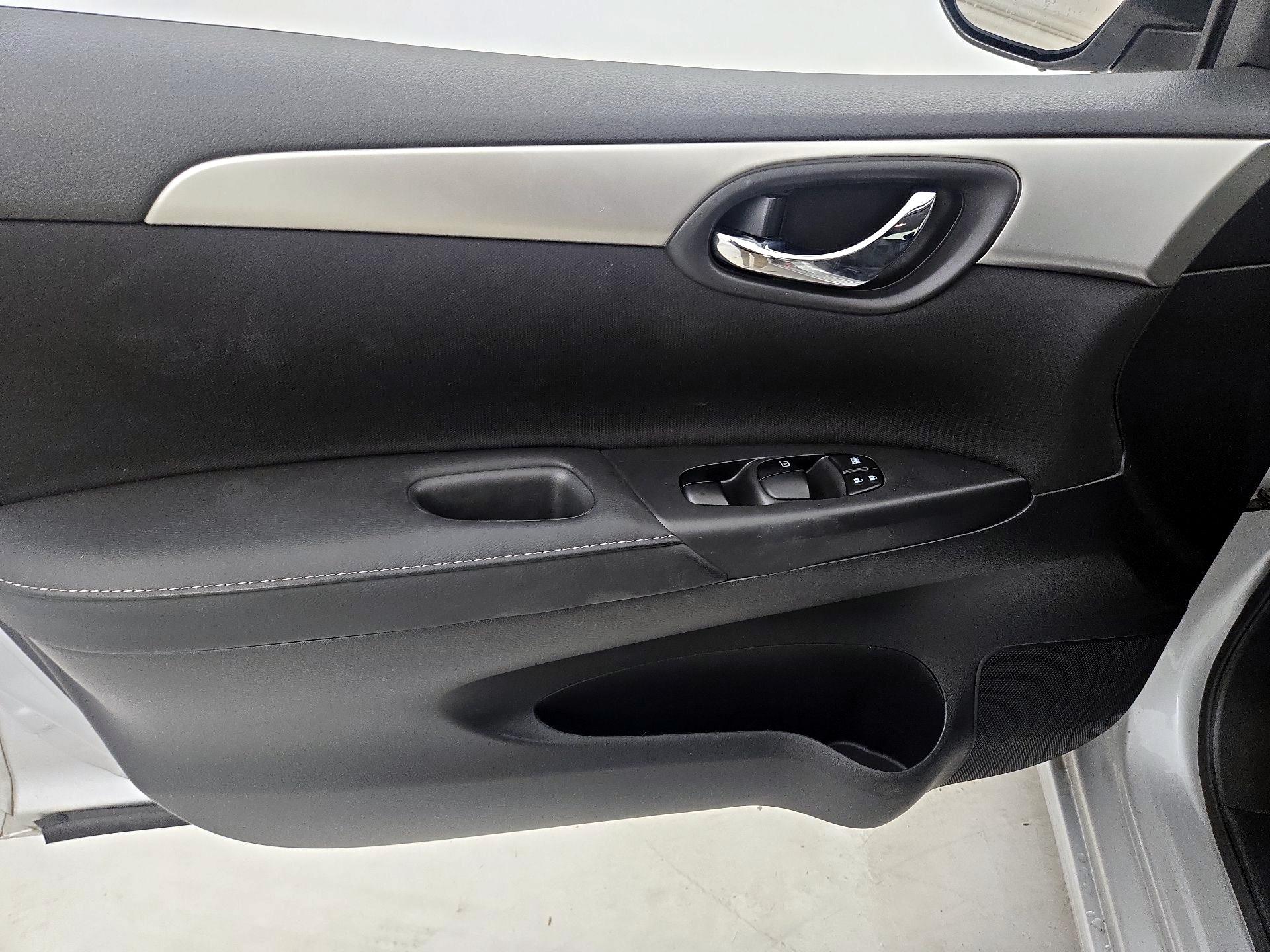 Thumbnail: 2018 Nissan Sentra - 12