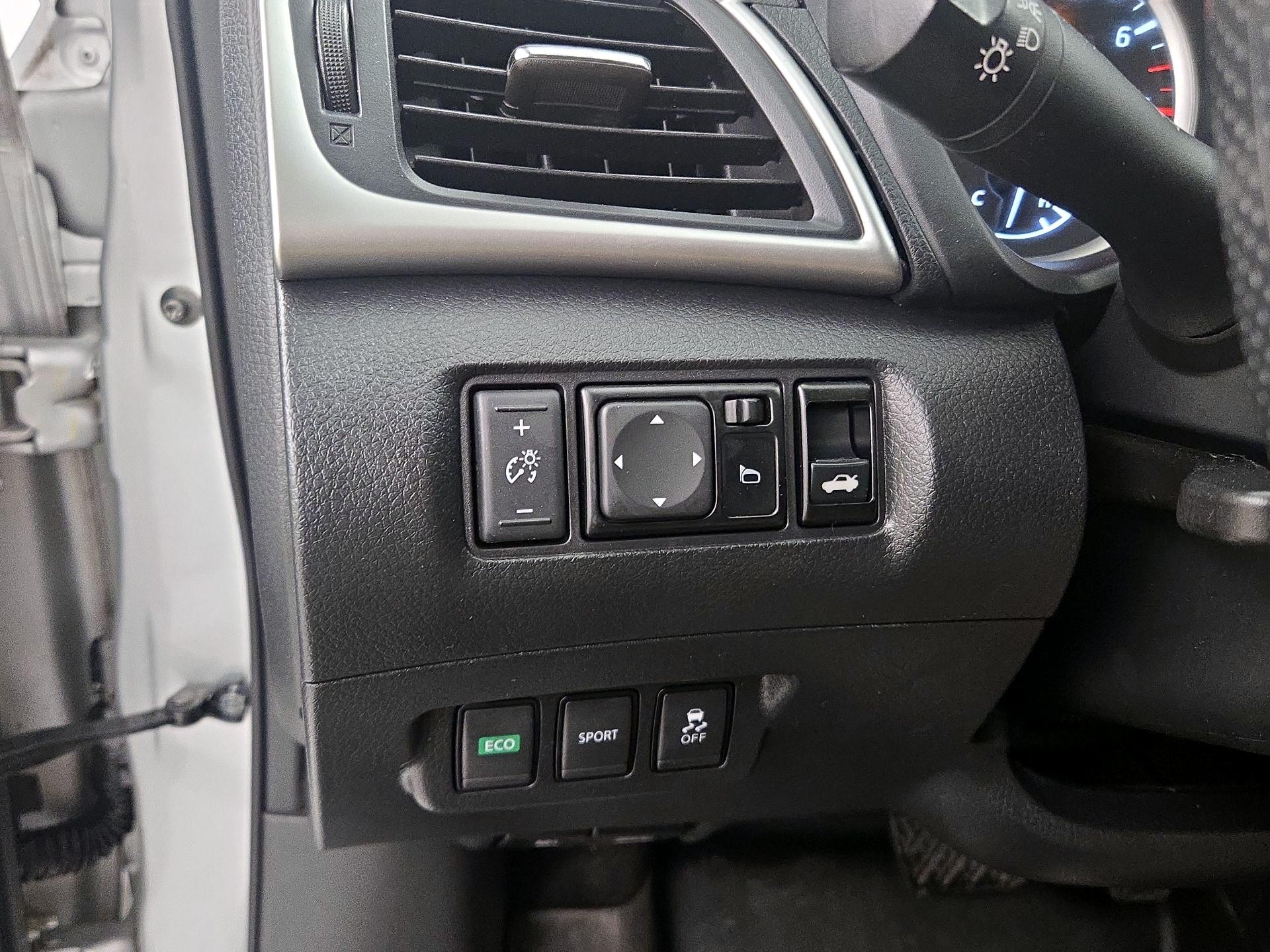 Thumbnail: 2018 Nissan Sentra - 13