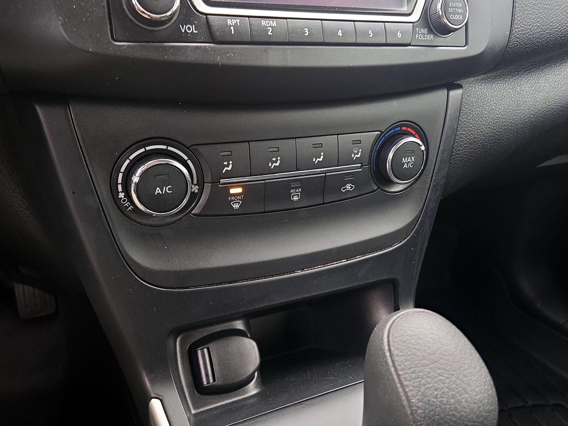 Thumbnail: 2018 Nissan Sentra - 16