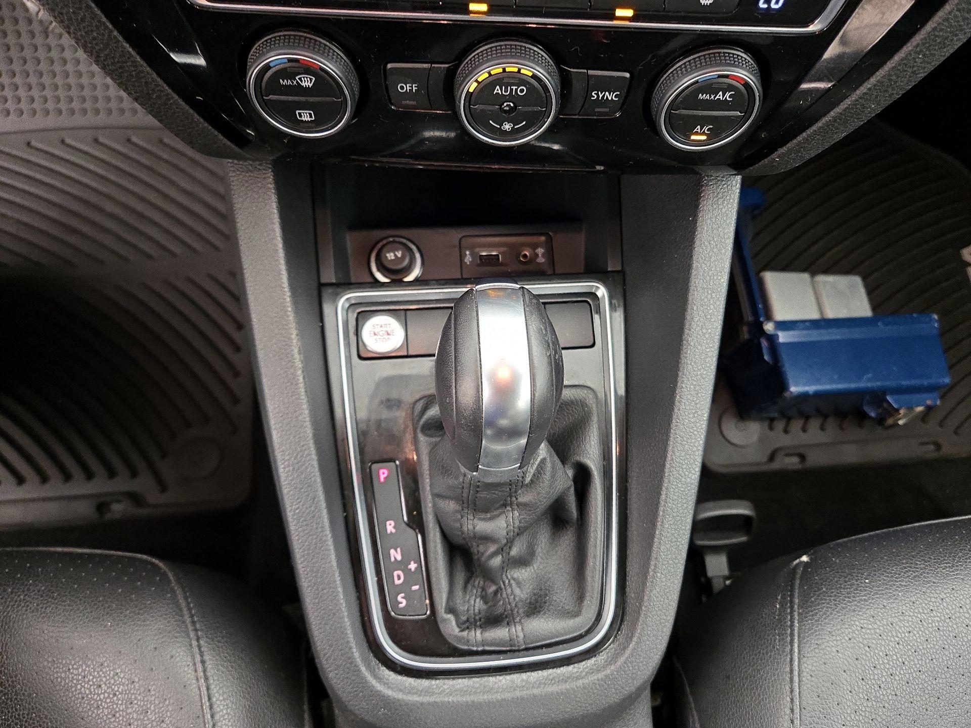 Thumbnail: 2017 Volkswagen Jetta - 18