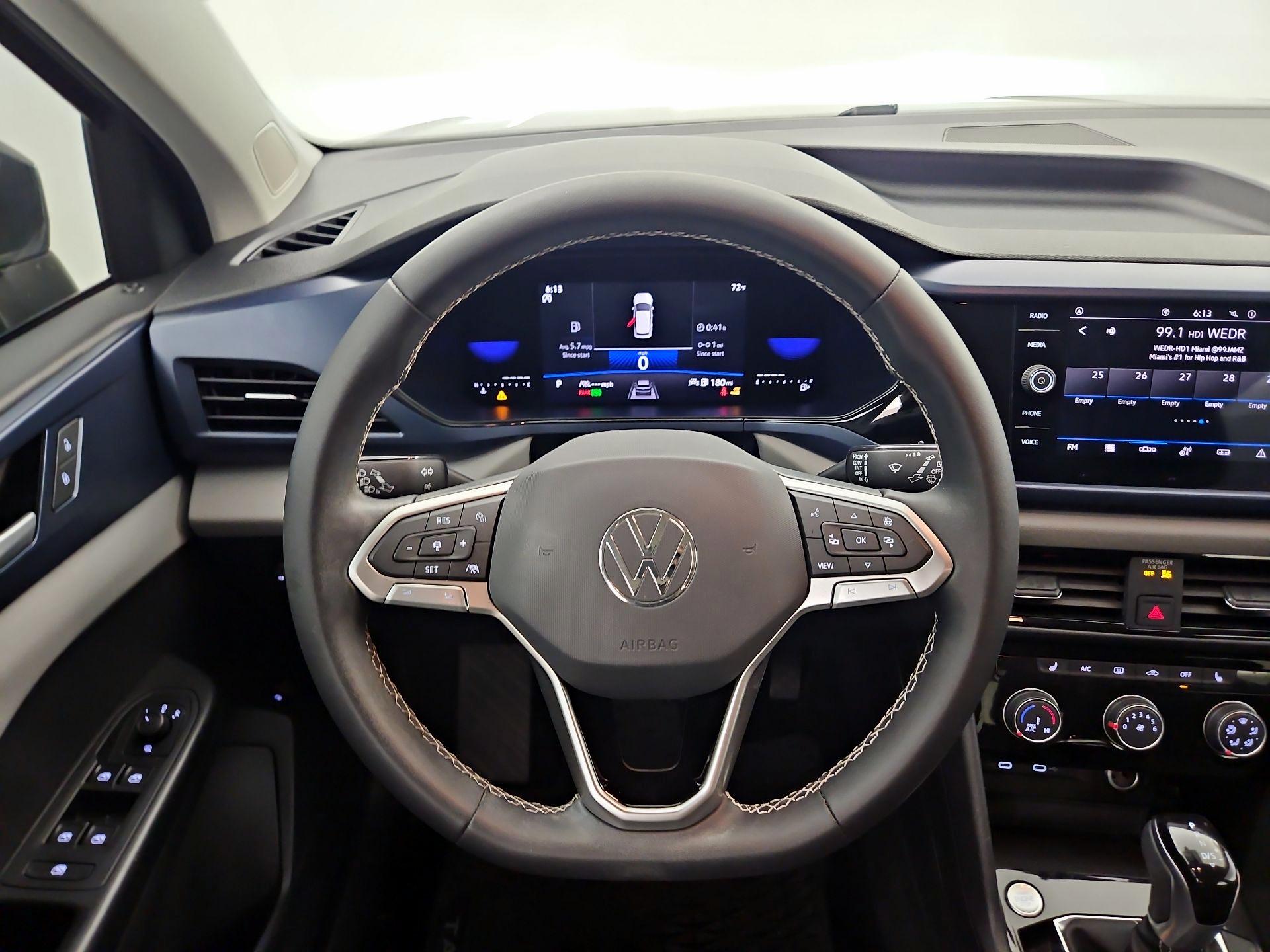 Thumbnail: 2023 Volkswagen Taos - 10