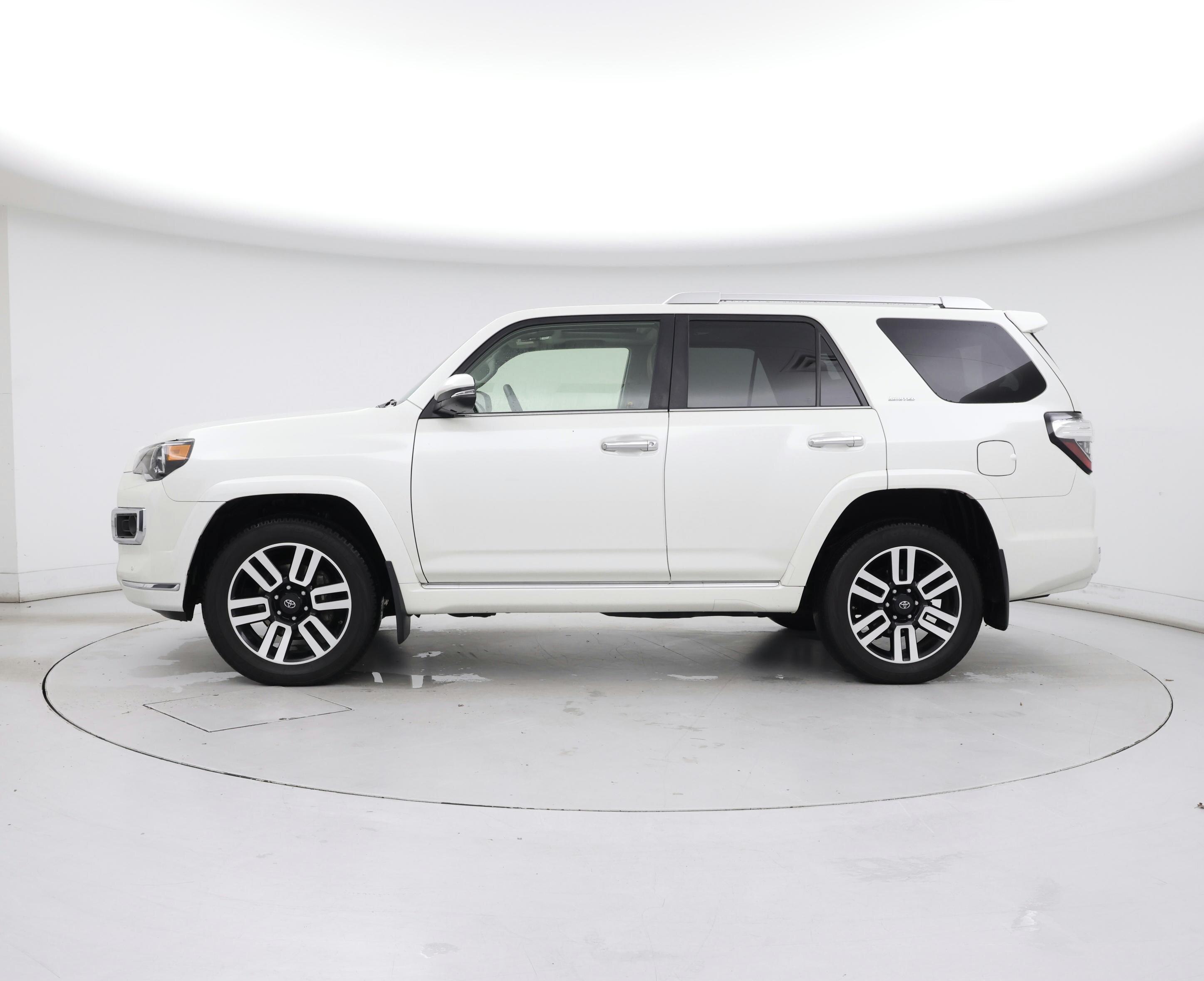 Thumbnail: 2020 Toyota 4Runner - 3