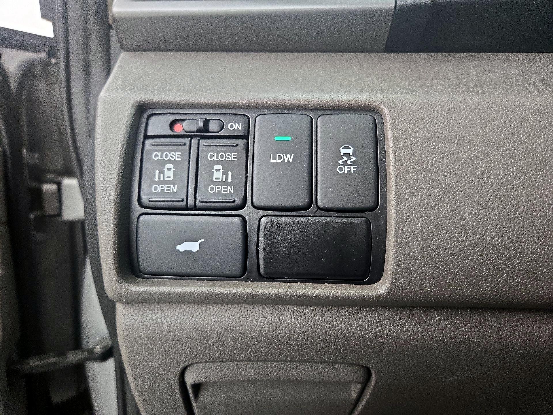 Thumbnail: 2015 Honda Odyssey - 13