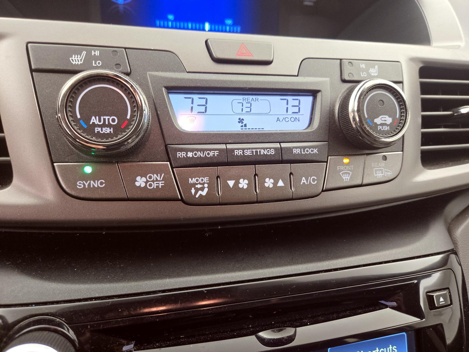 Thumbnail: 2015 Honda Odyssey - 16