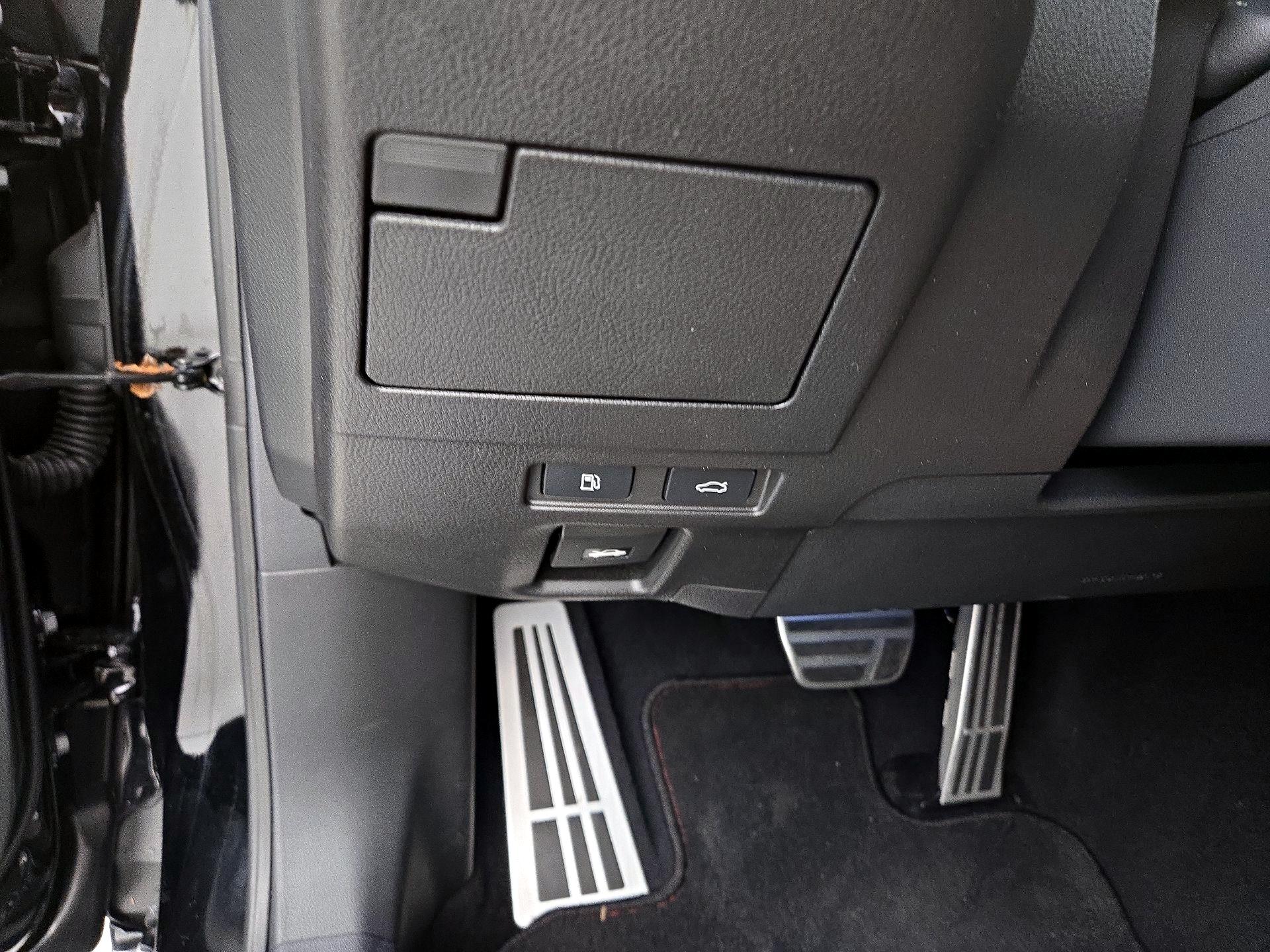 Thumbnail: 2024 Lexus ES - 13