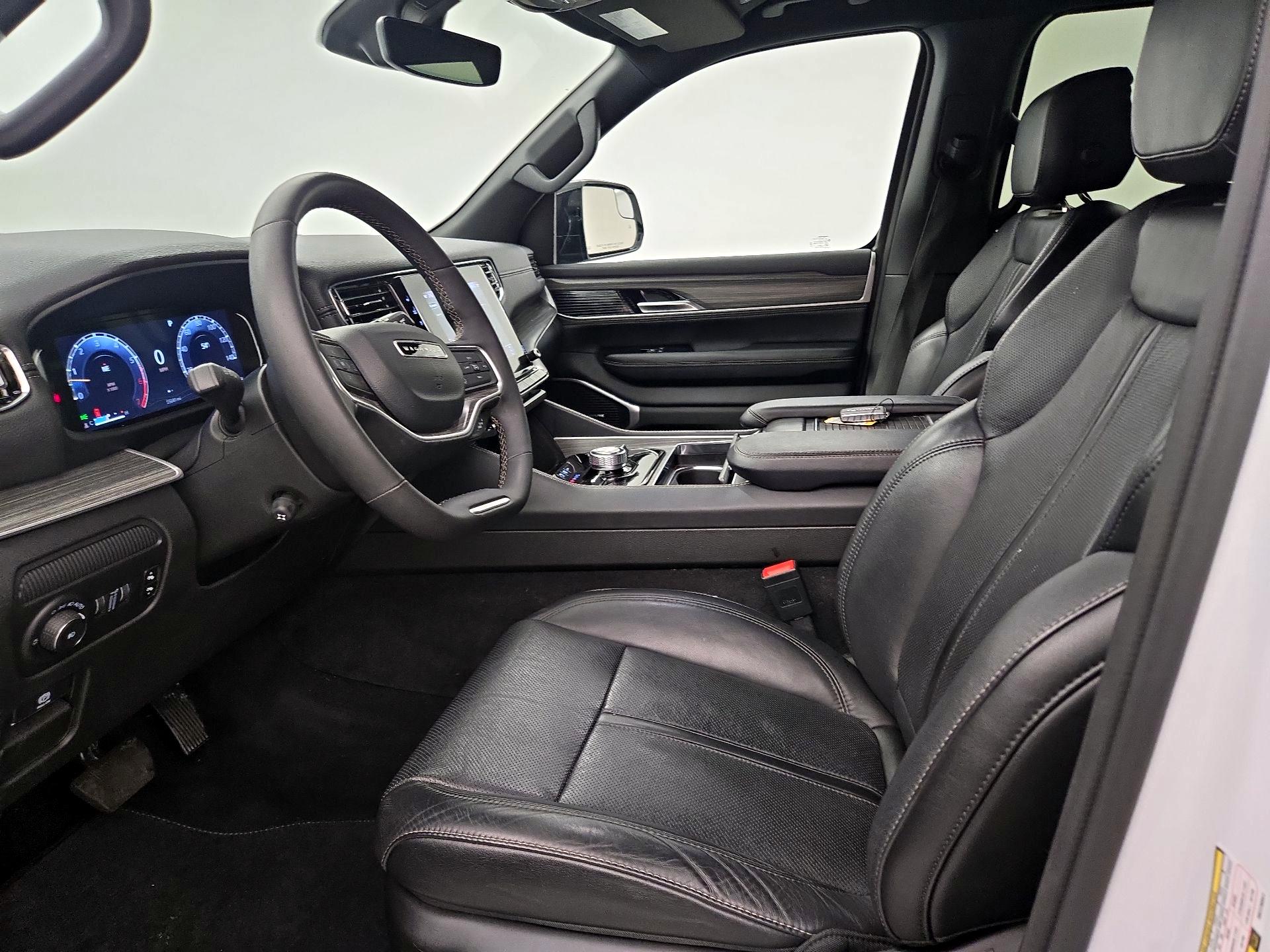 Thumbnail: 2024 Jeep Wagoneer - 11