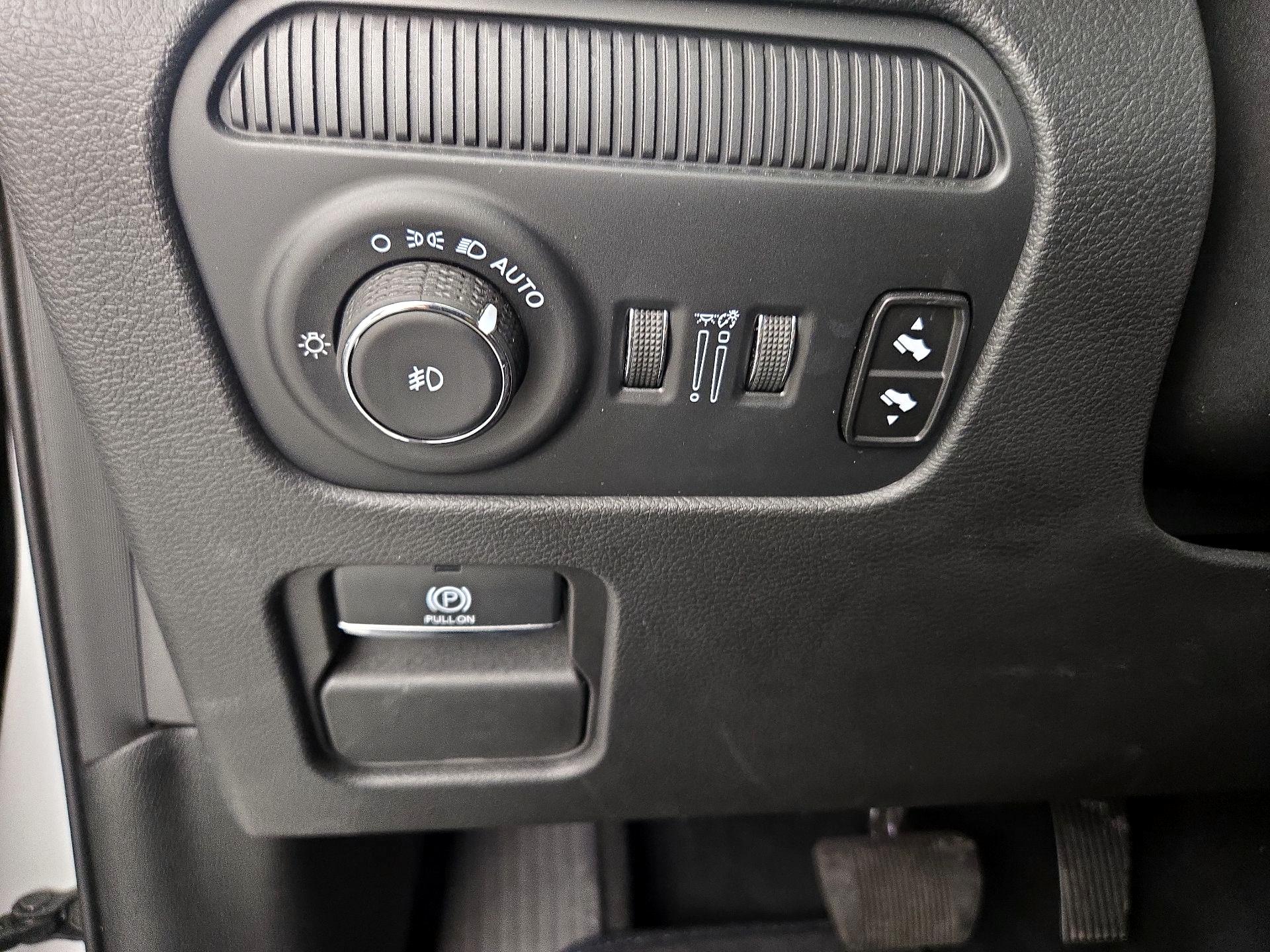 Thumbnail: 2024 Jeep Wagoneer - 13