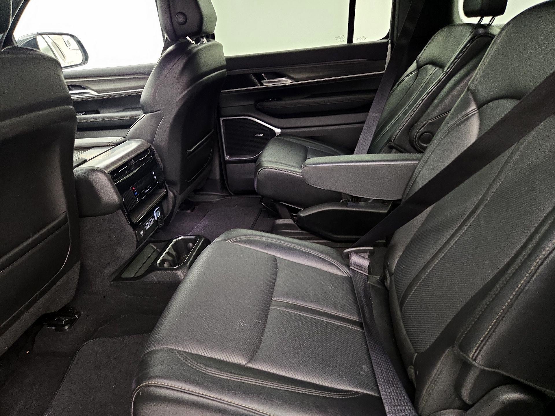 Thumbnail: 2024 Jeep Wagoneer - 20