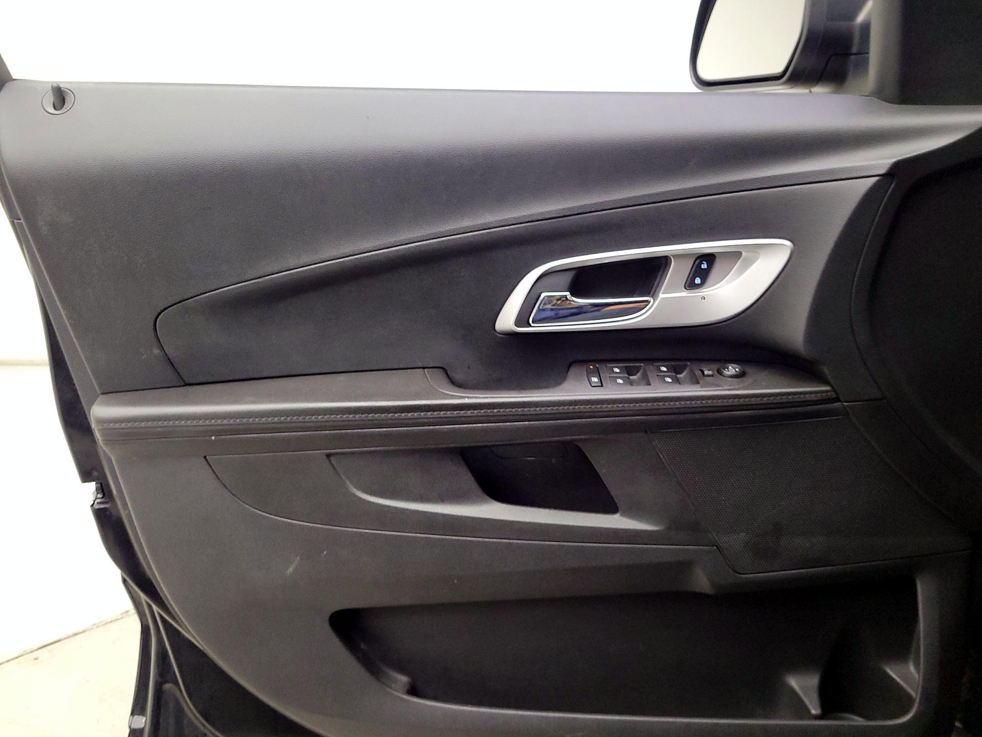 Thumbnail: 2016 Chevrolet Equinox - 12