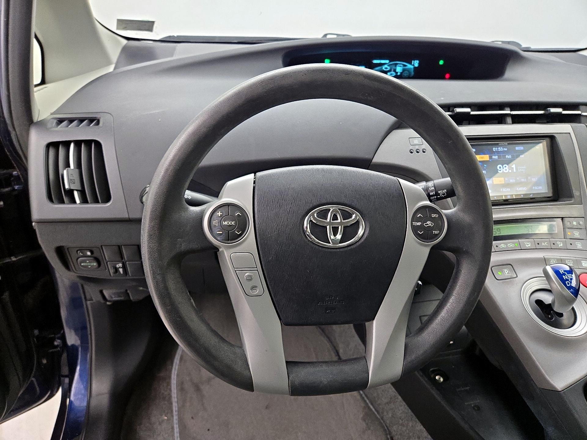 Thumbnail: 2014 Toyota Prius - 10