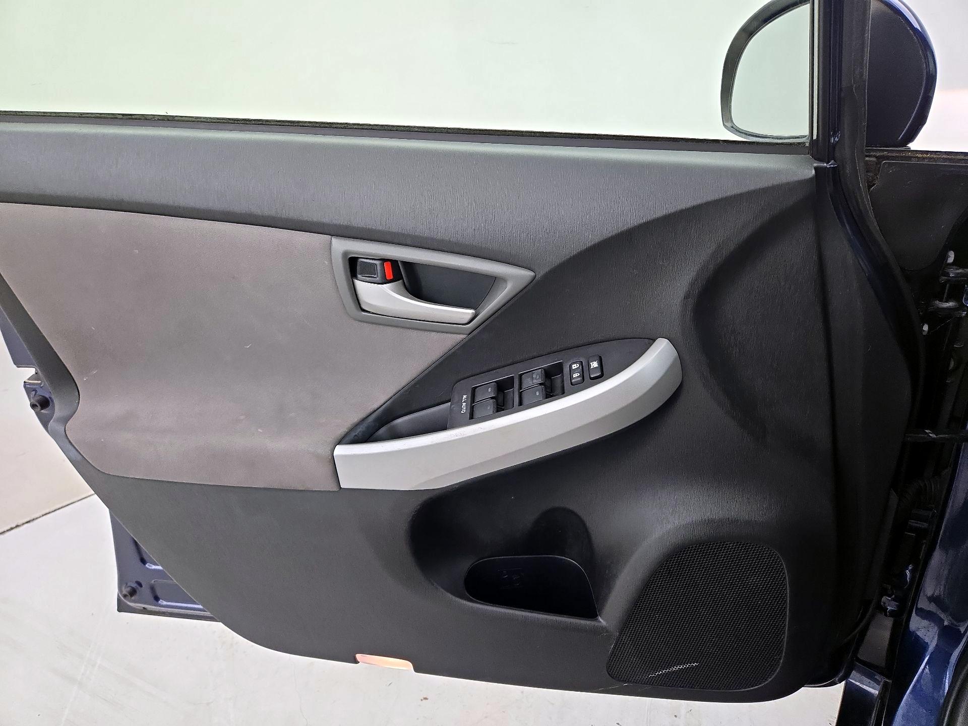 Thumbnail: 2014 Toyota Prius - 12