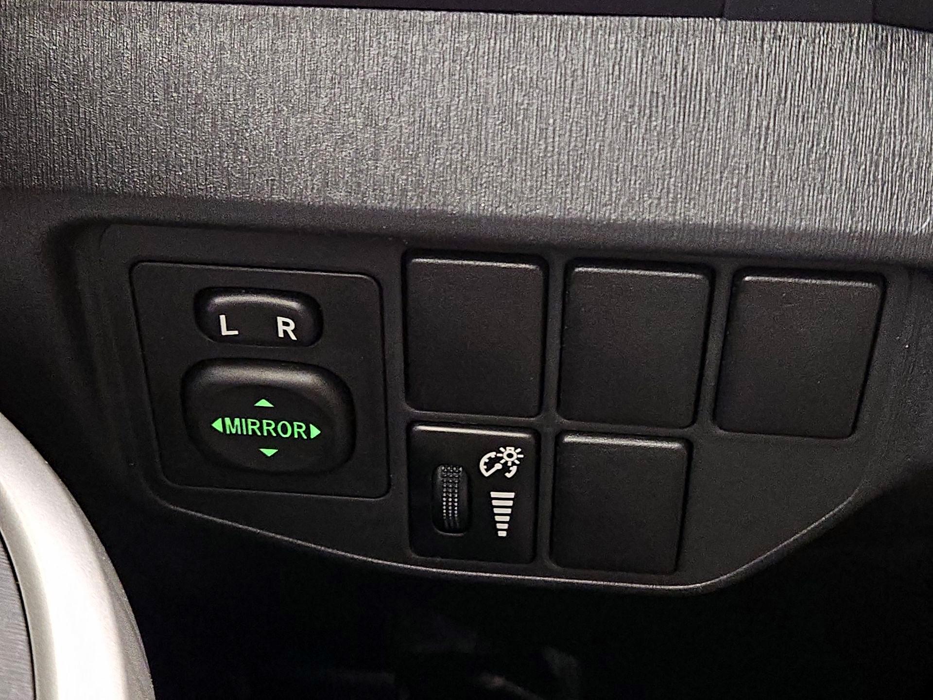 Thumbnail: 2014 Toyota Prius - 13