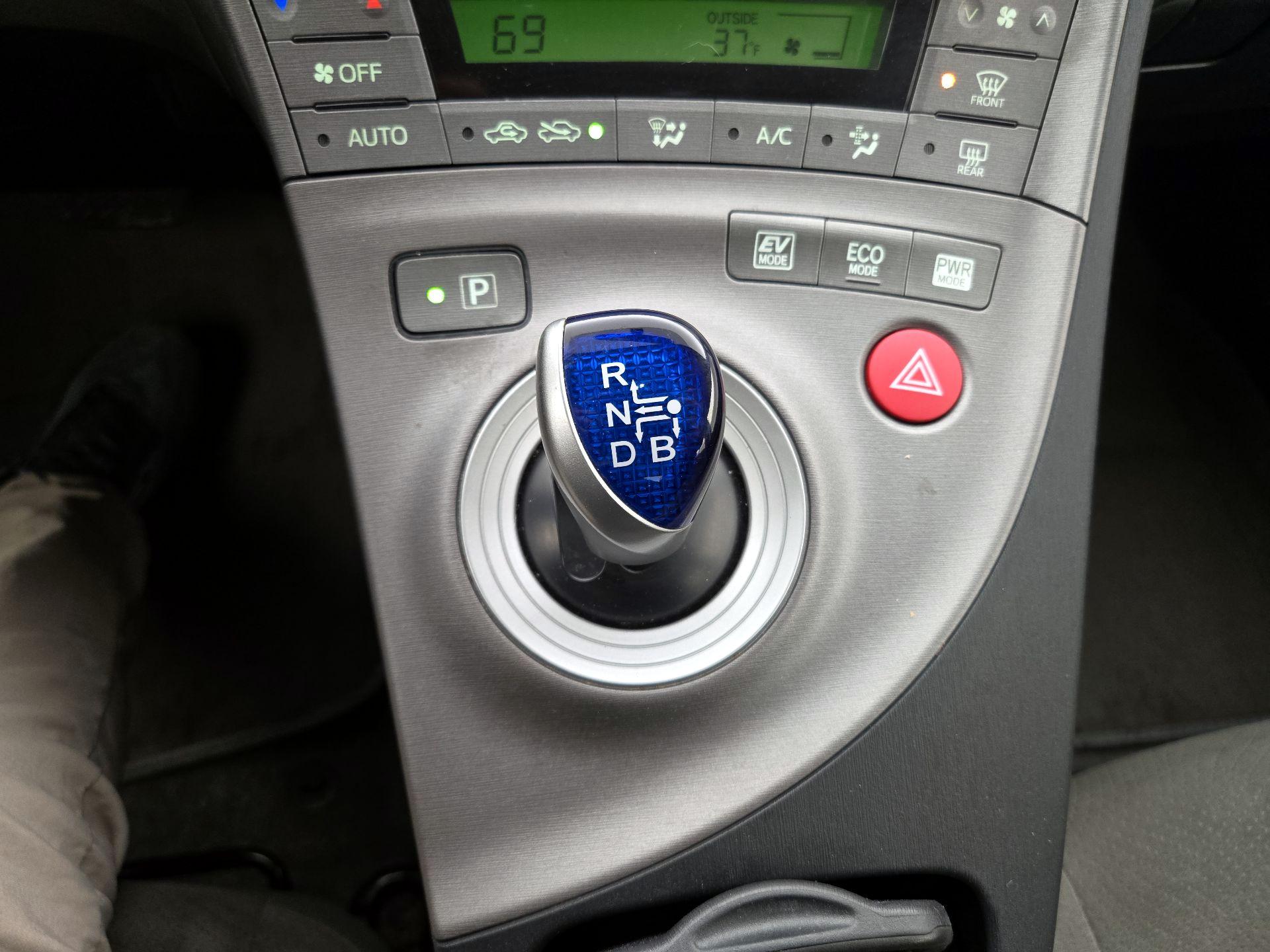 Thumbnail: 2014 Toyota Prius - 16