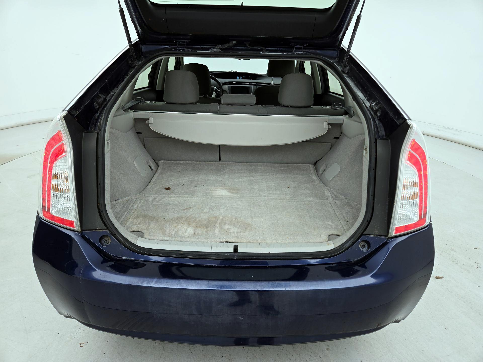 Thumbnail: 2014 Toyota Prius - 19